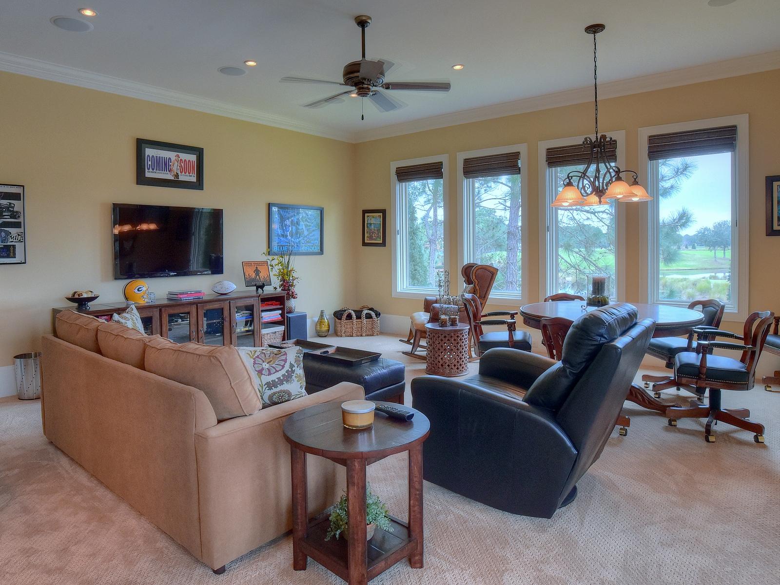 ISLAND GREEN - Residential