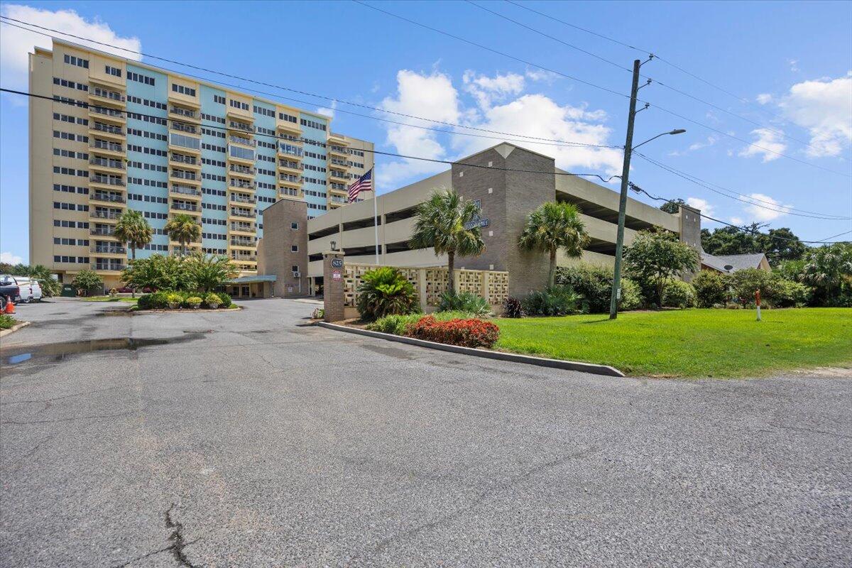 BAYSHORE CONDO - Residential