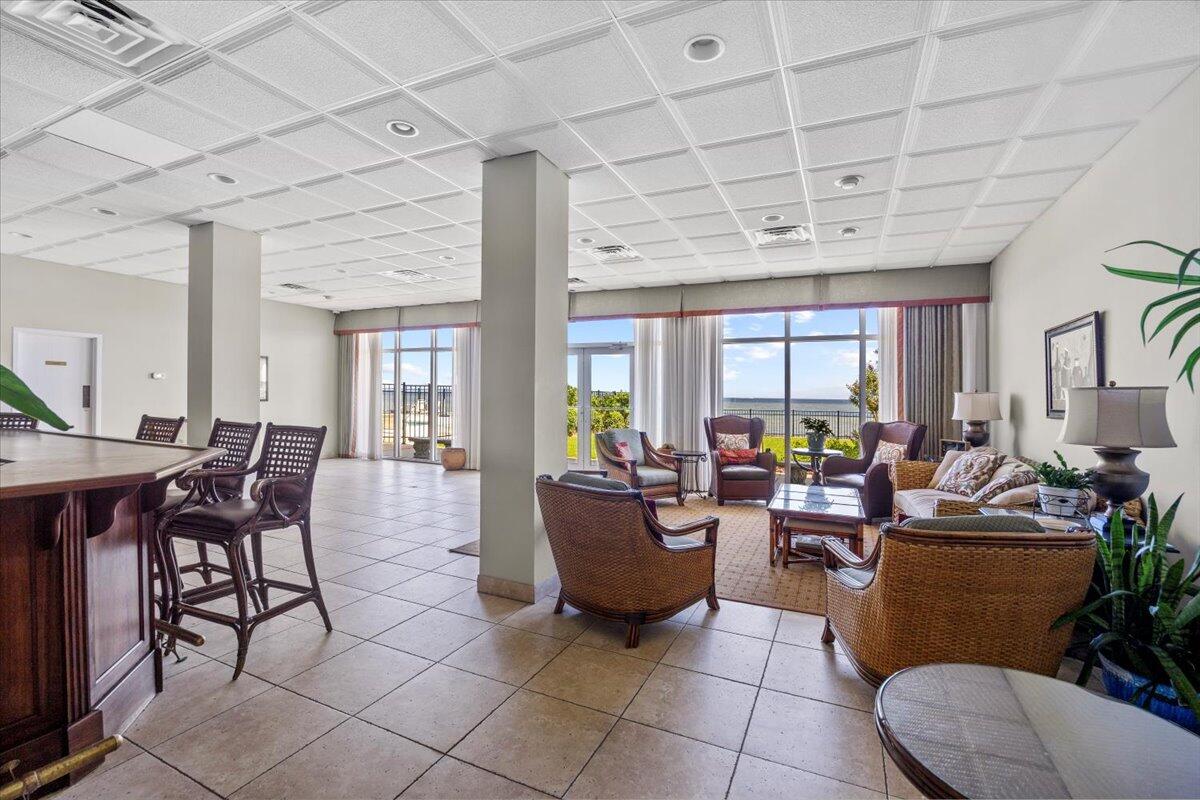 BAYSHORE CONDO - Residential