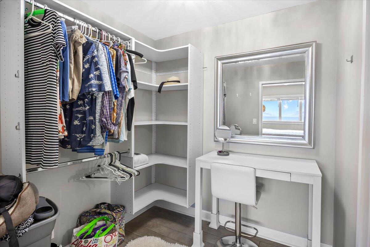 BAYSHORE CONDO - Residential