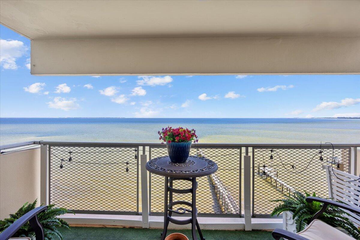 BAYSHORE CONDO - Residential