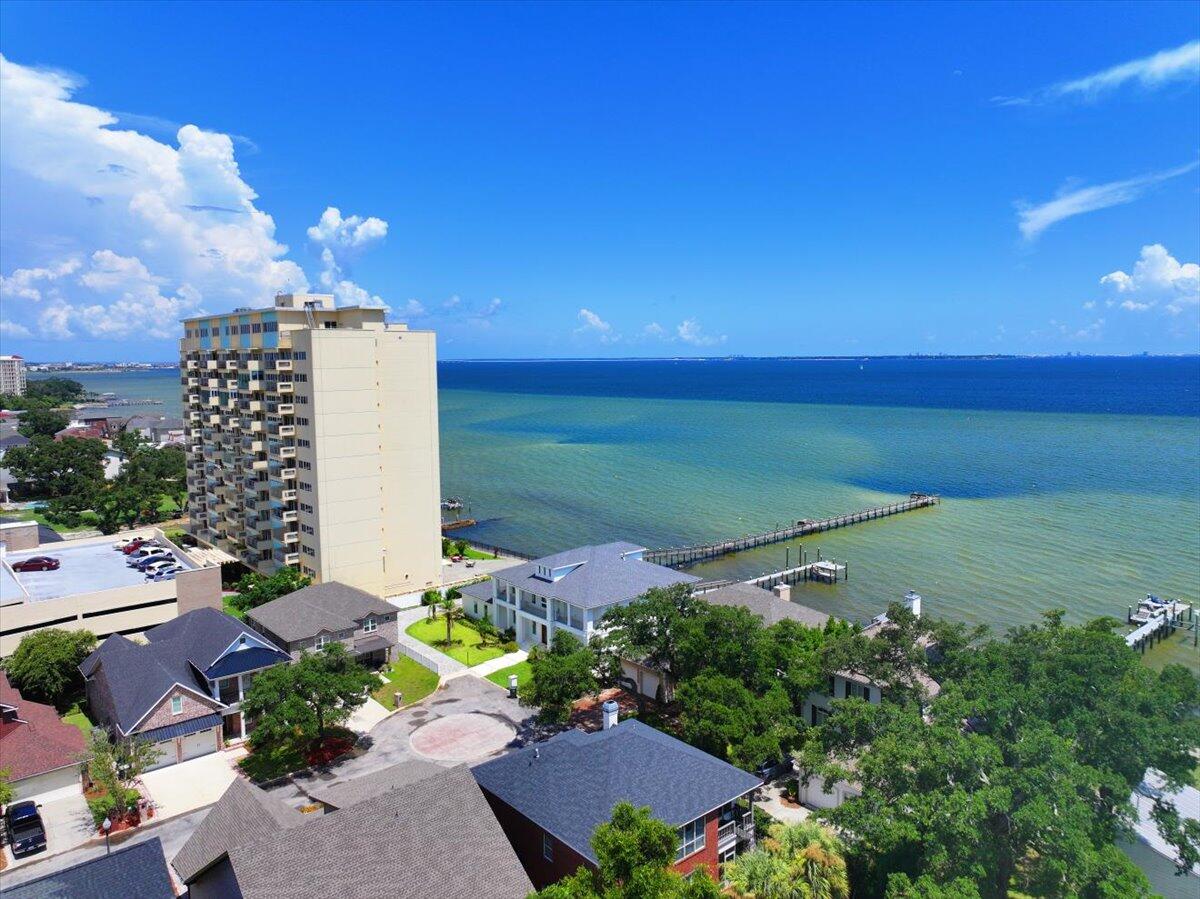 BAYSHORE CONDO - Residential