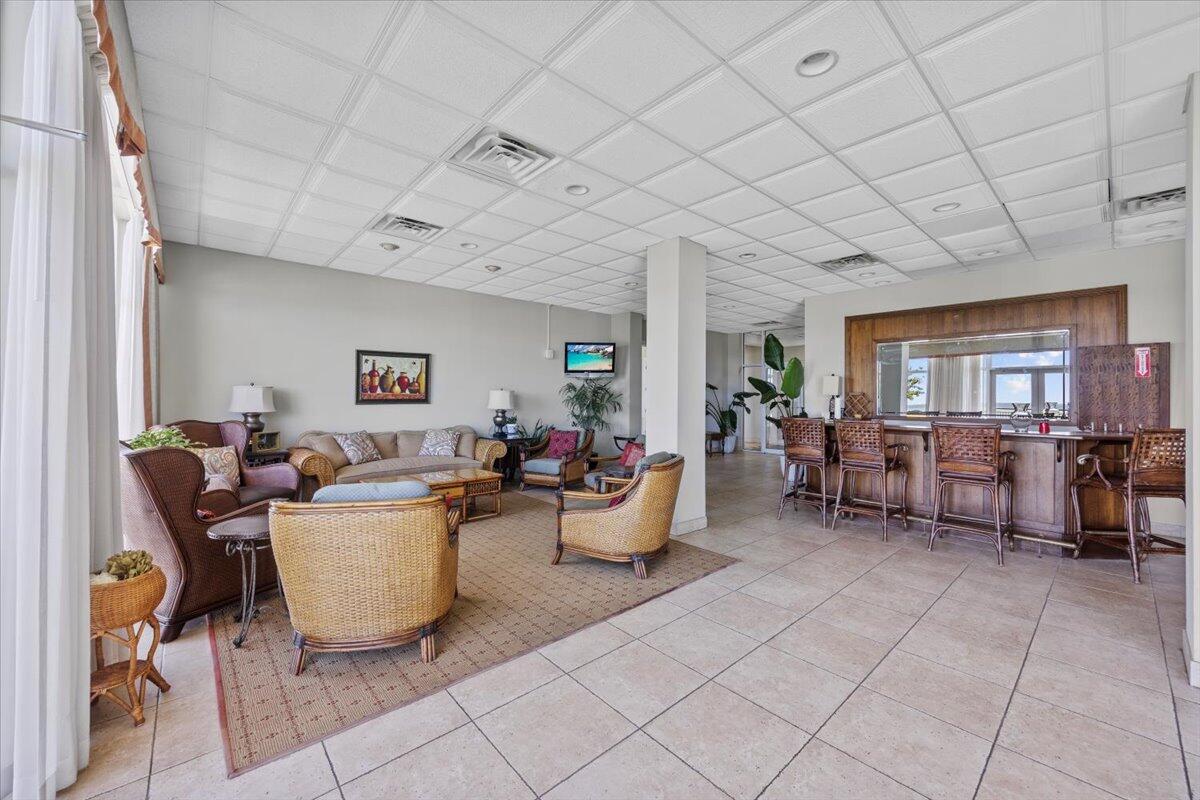 BAYSHORE CONDO - Residential