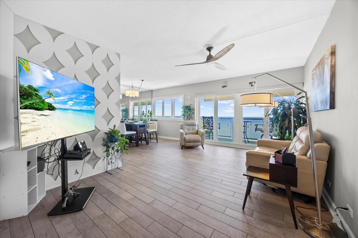 BAYSHORE CONDO - Residential