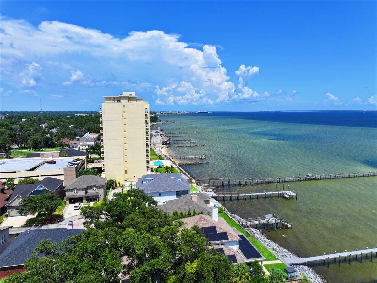 BAYSHORE CONDO - Residential