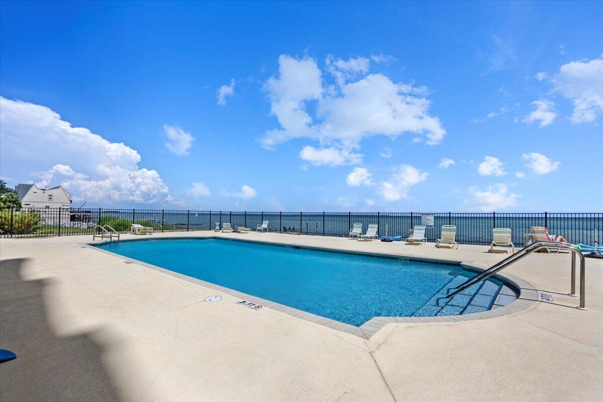 BAYSHORE CONDO - Residential