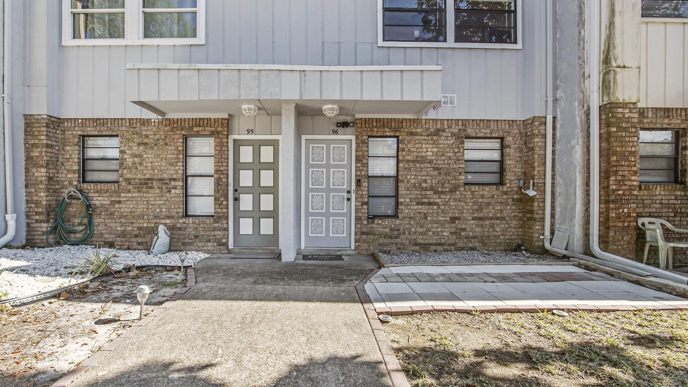 COME SEE THIS BEAUTIFUL AND TOTALLY REMODELED TOWNHOME IN THE HEART OF SHALIMAR WITH NO HOA FEES!!! 4 YEAR OLD A/C AND HOT WATER HEATER, GORGEOUS NEW KITCHEN WITH ALL NEW STAINLESS STEEL APPLIANCES, EXTRA 100 SQ FT HEATED AND COOLED ADDED TO THE UNIT AND A DECK OFF THE MASTER BEDROOM. BOTH BATHROOMS TOTALLY REMODELED AS WELL. WONDERFUL OPPORTUNITY TO OWN AN INCOME PRODUCING PROPERTY.