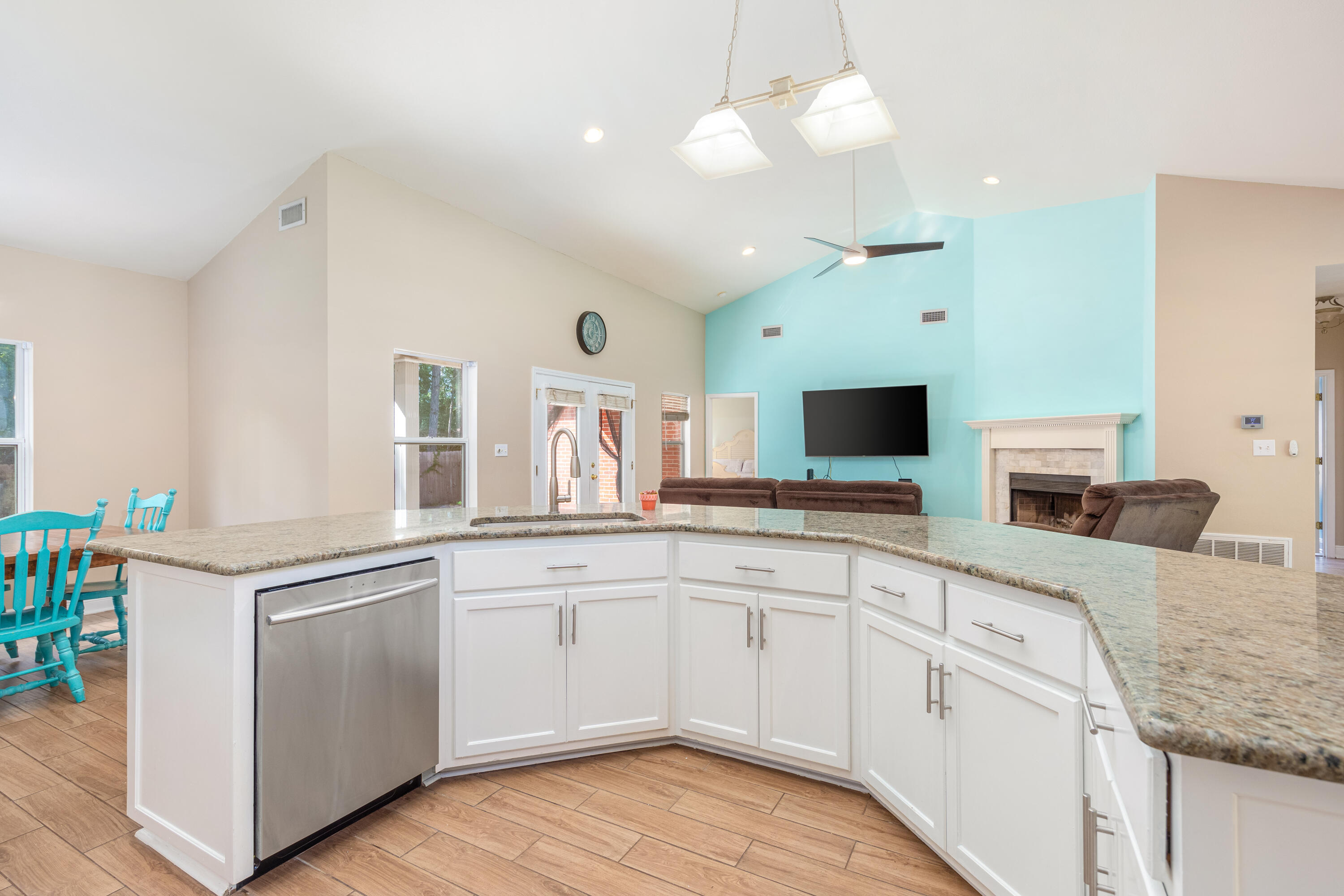 HOLLEY BY THE SEA - Residential