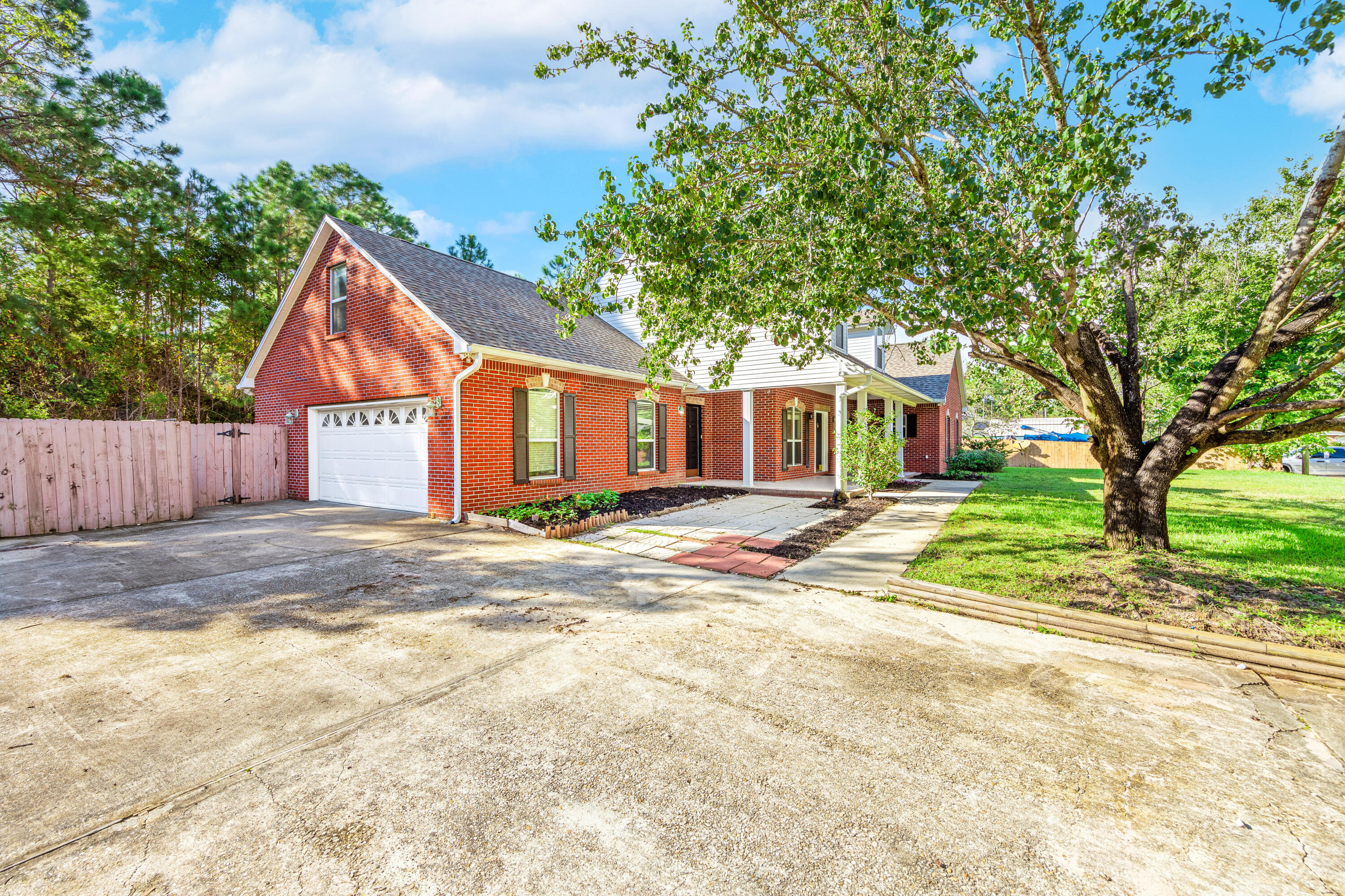 HOLLEY BY THE SEA - Residential