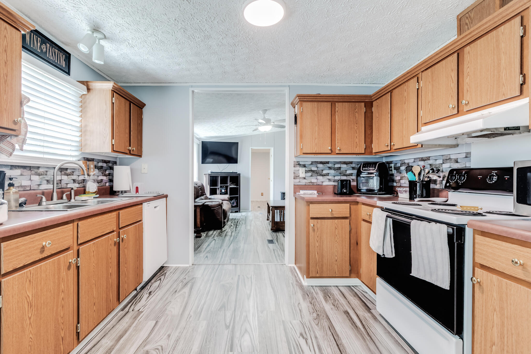 BAYOU GRANDE VILLA - Residential