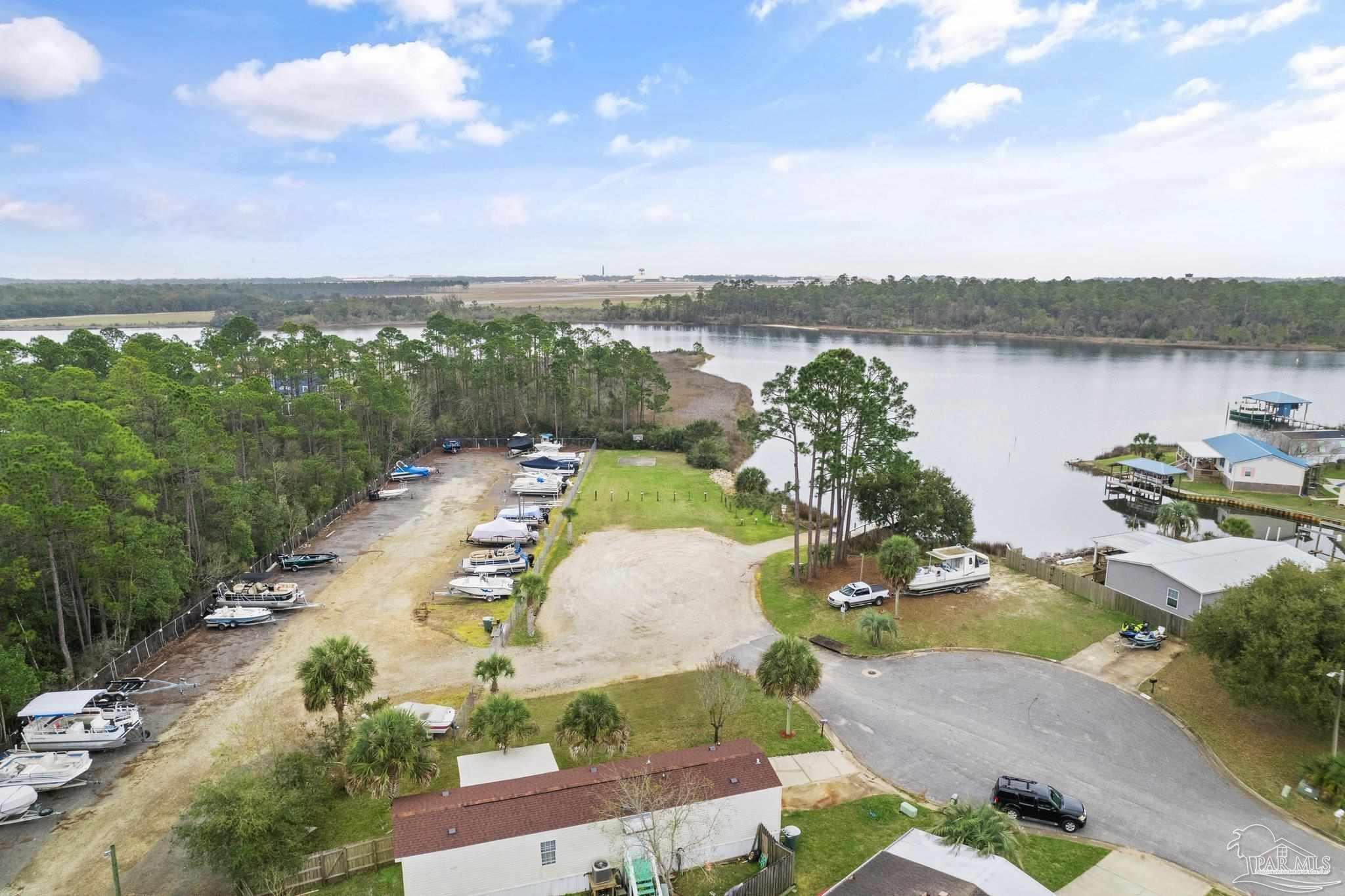 BAYOU GRANDE VILLA - Residential