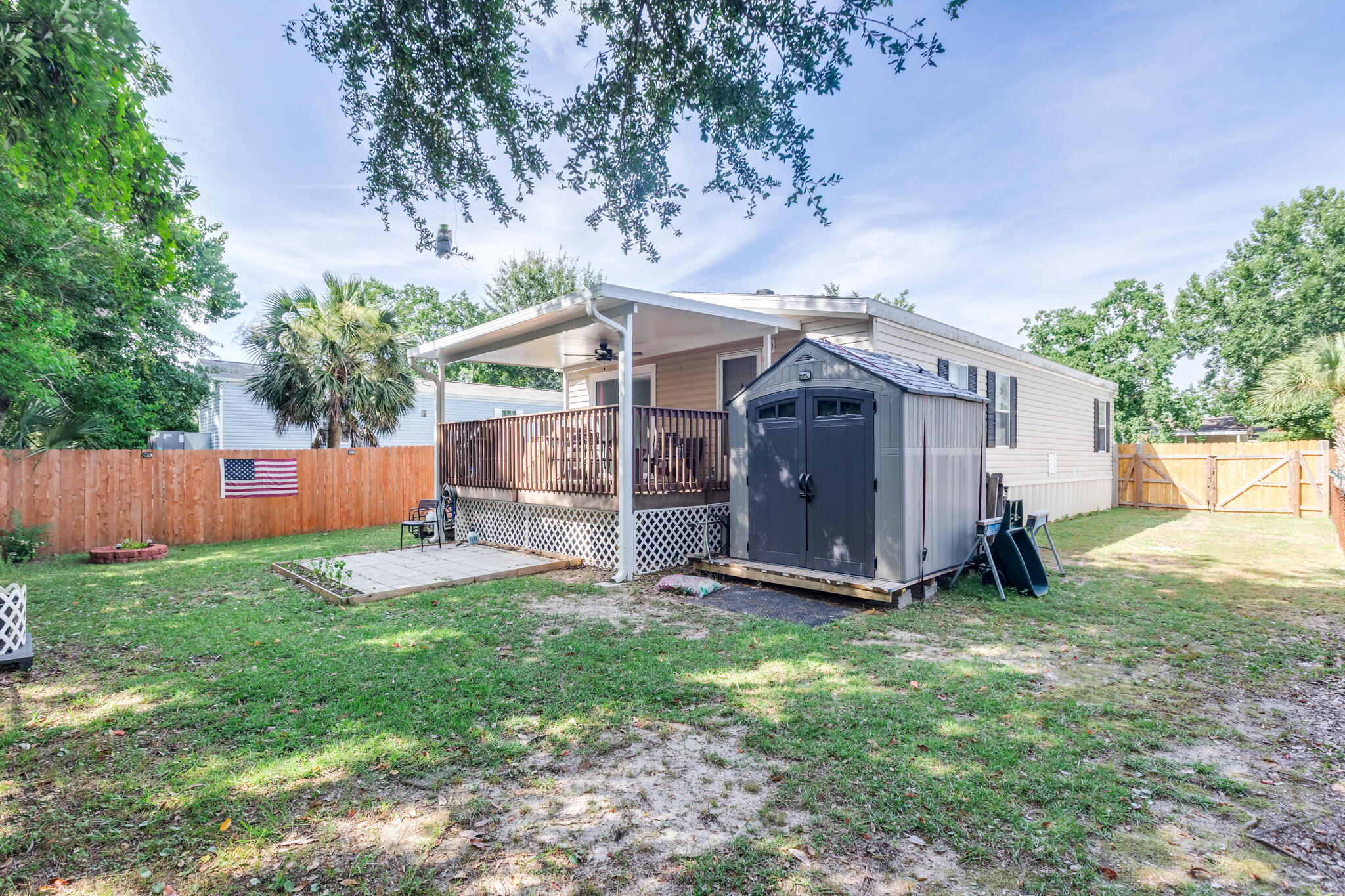 BAYOU GRANDE VILLA - Residential