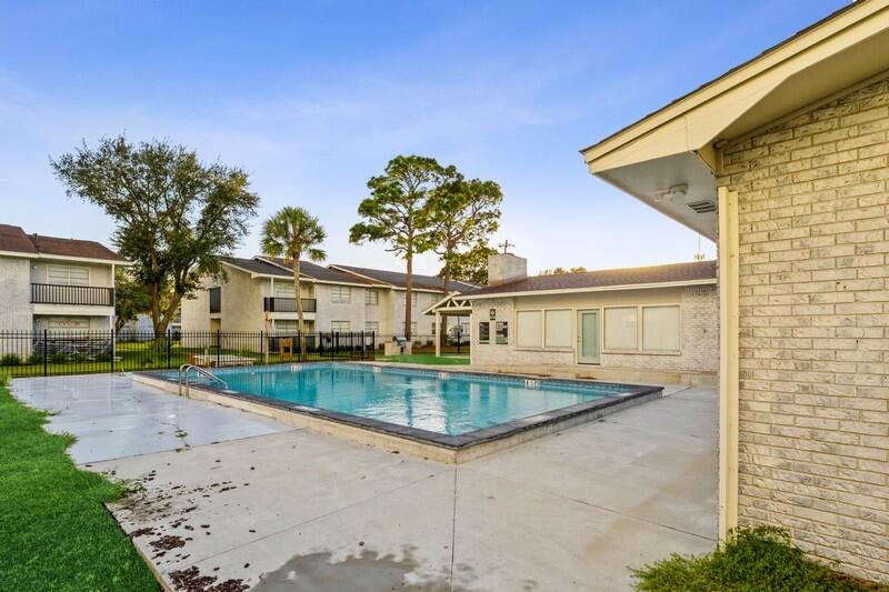 FAIR OAKS VILLAGE CONDO - Residential