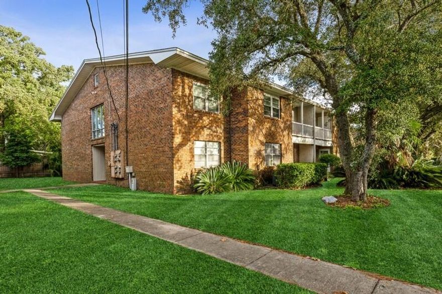 Don't miss out on this awesome top floor condo home in Fair Oaks Village. This well-kept home has a split bedroom floor plan, tile floors throughout, as well as updated bathrooms. Enjoy fall evenings on the private balcony. It features an all-brick building with a community pool and on-site laundry. Centrally located in Fort Walton Beach, in between both bases.