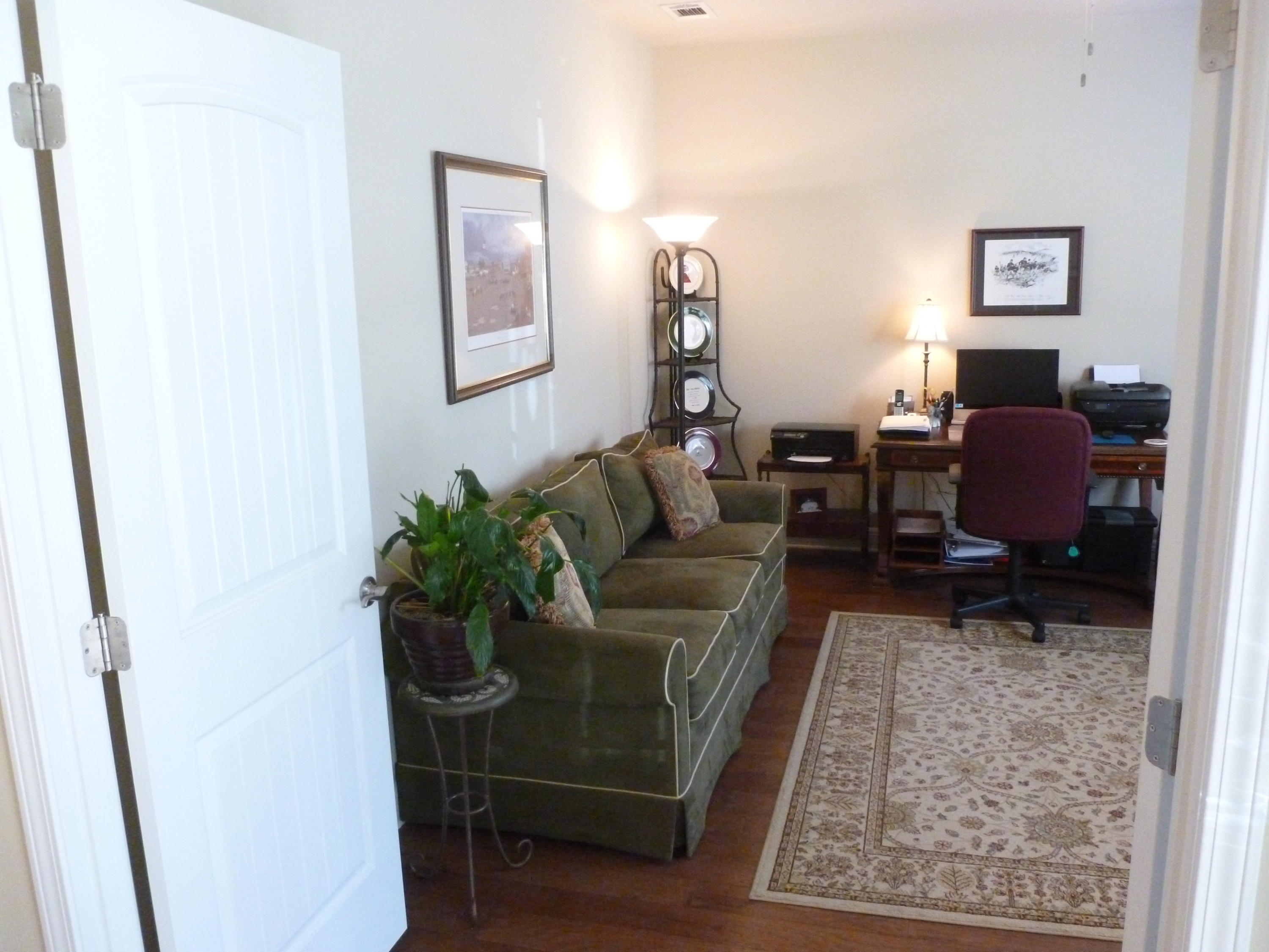 WHISPERING LAKE - Residential