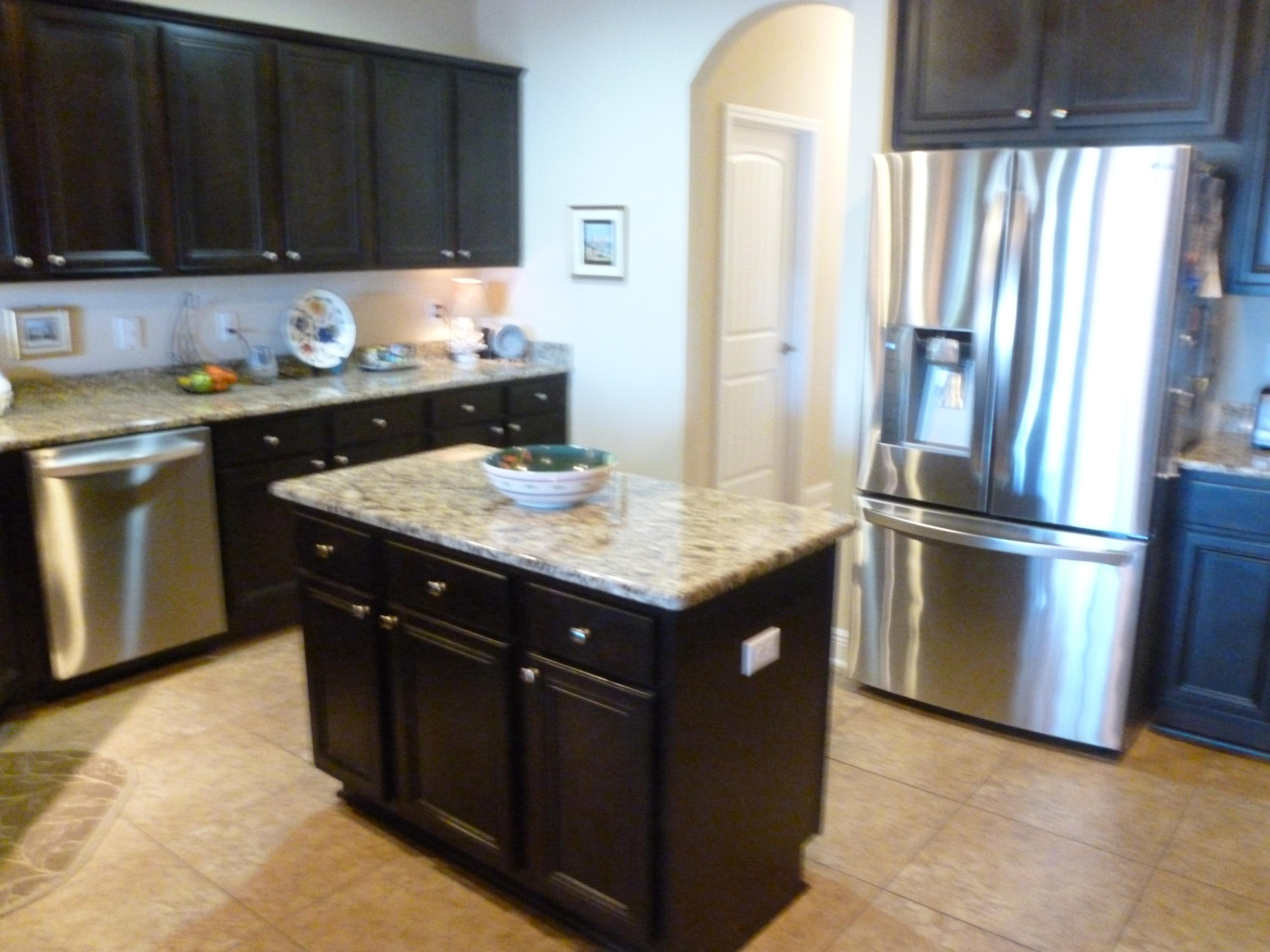 WHISPERING LAKE - Residential