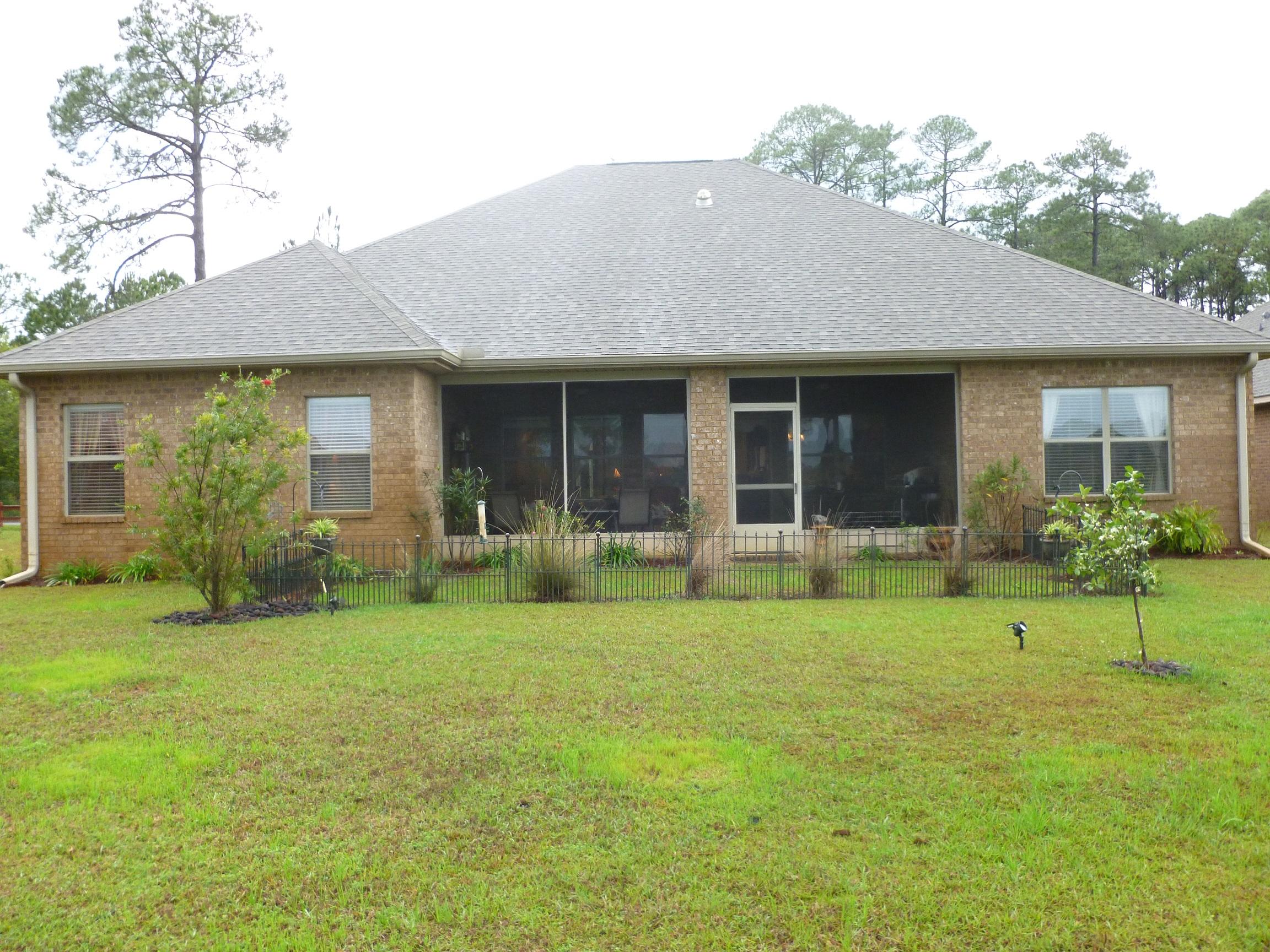 WHISPERING LAKE - Residential