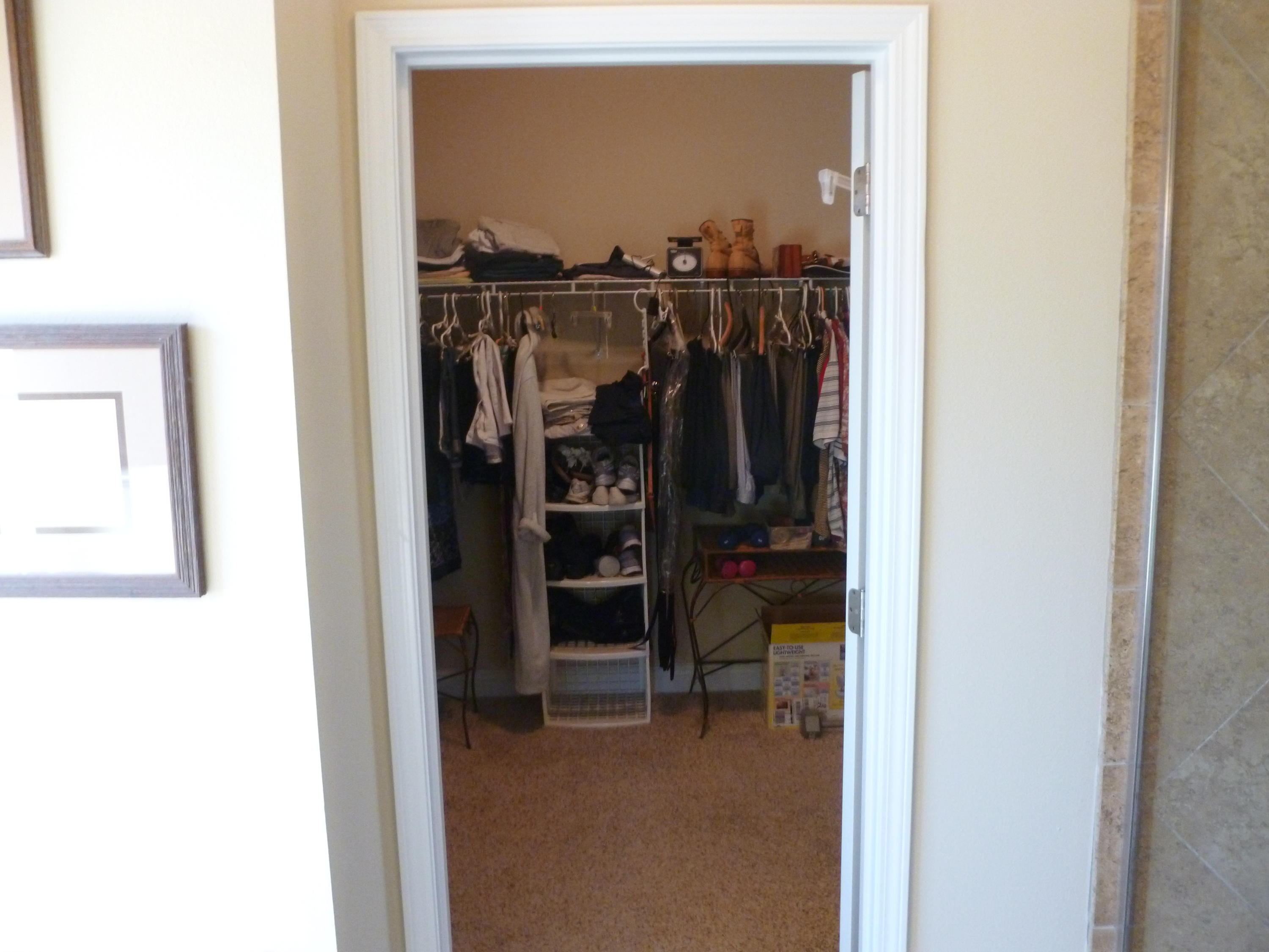 WHISPERING LAKE - Residential