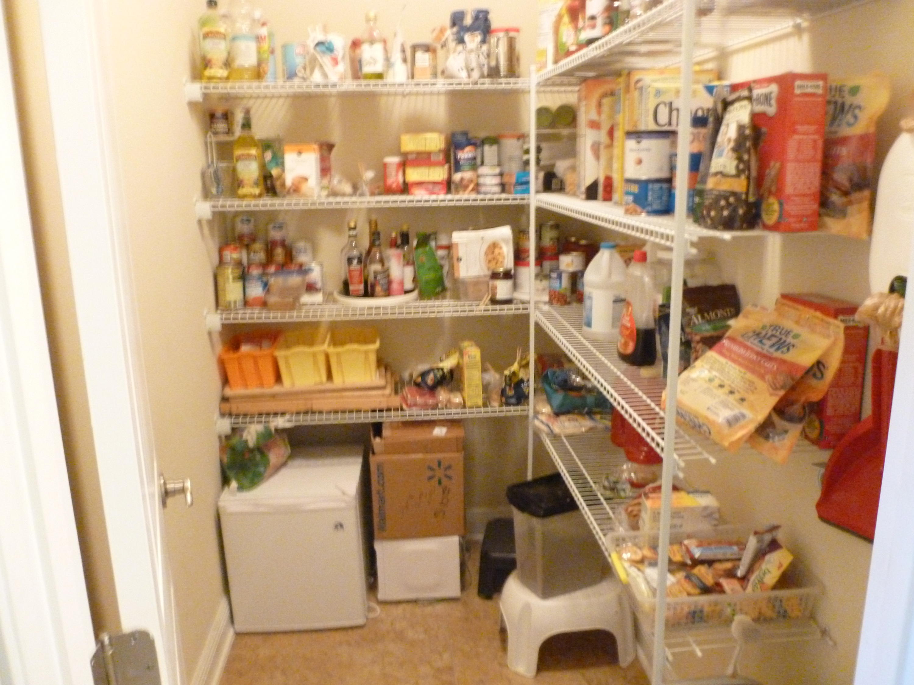 WHISPERING LAKE - Residential