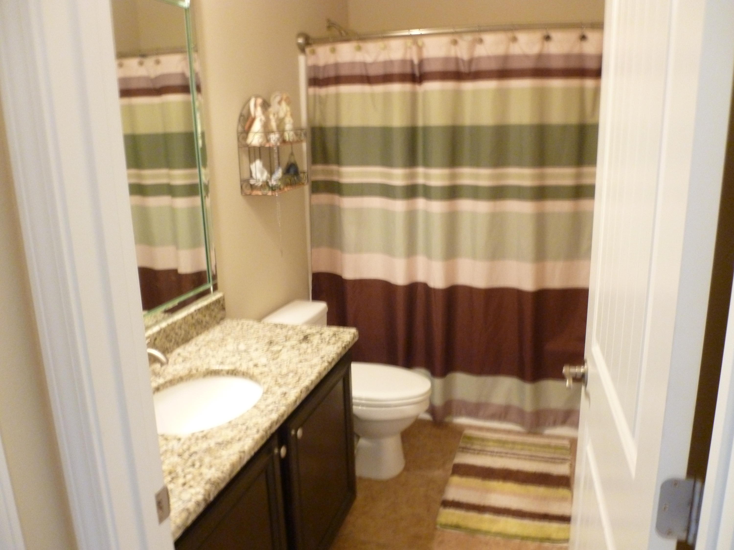 WHISPERING LAKE - Residential