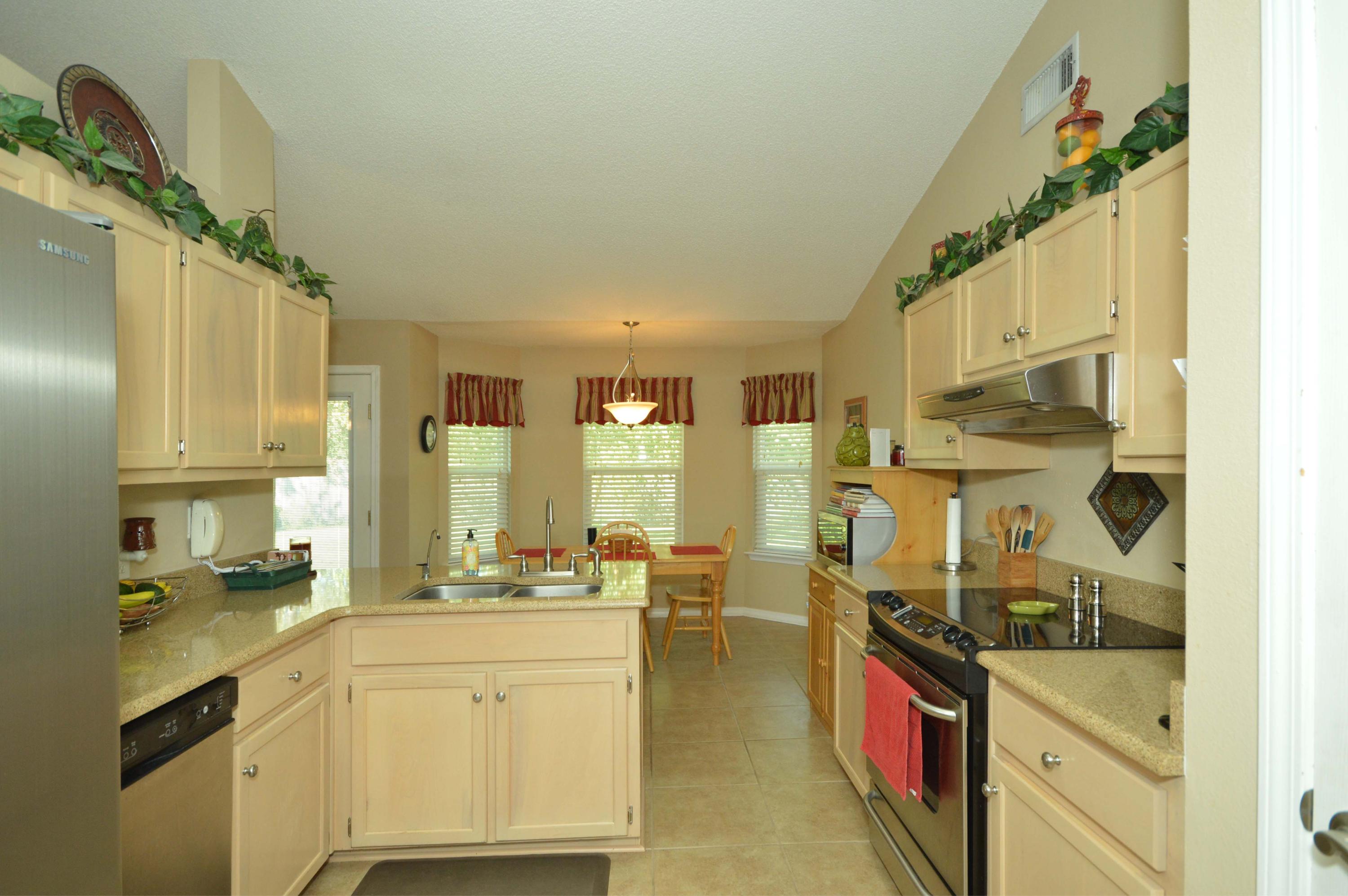 SPANISH TRACE ESTATES - Residential