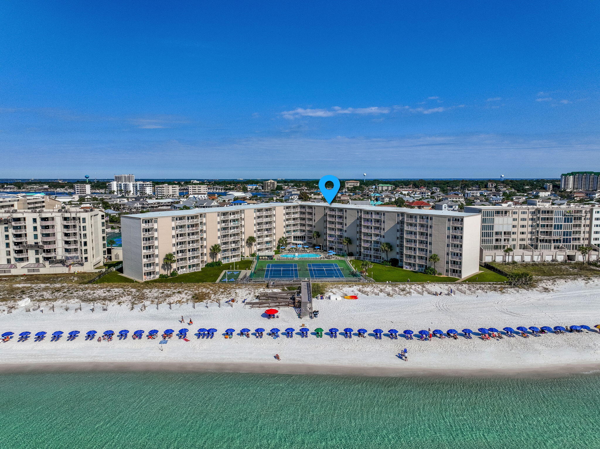 HOLIDAY SURF & RACQUET CLUB - Residential