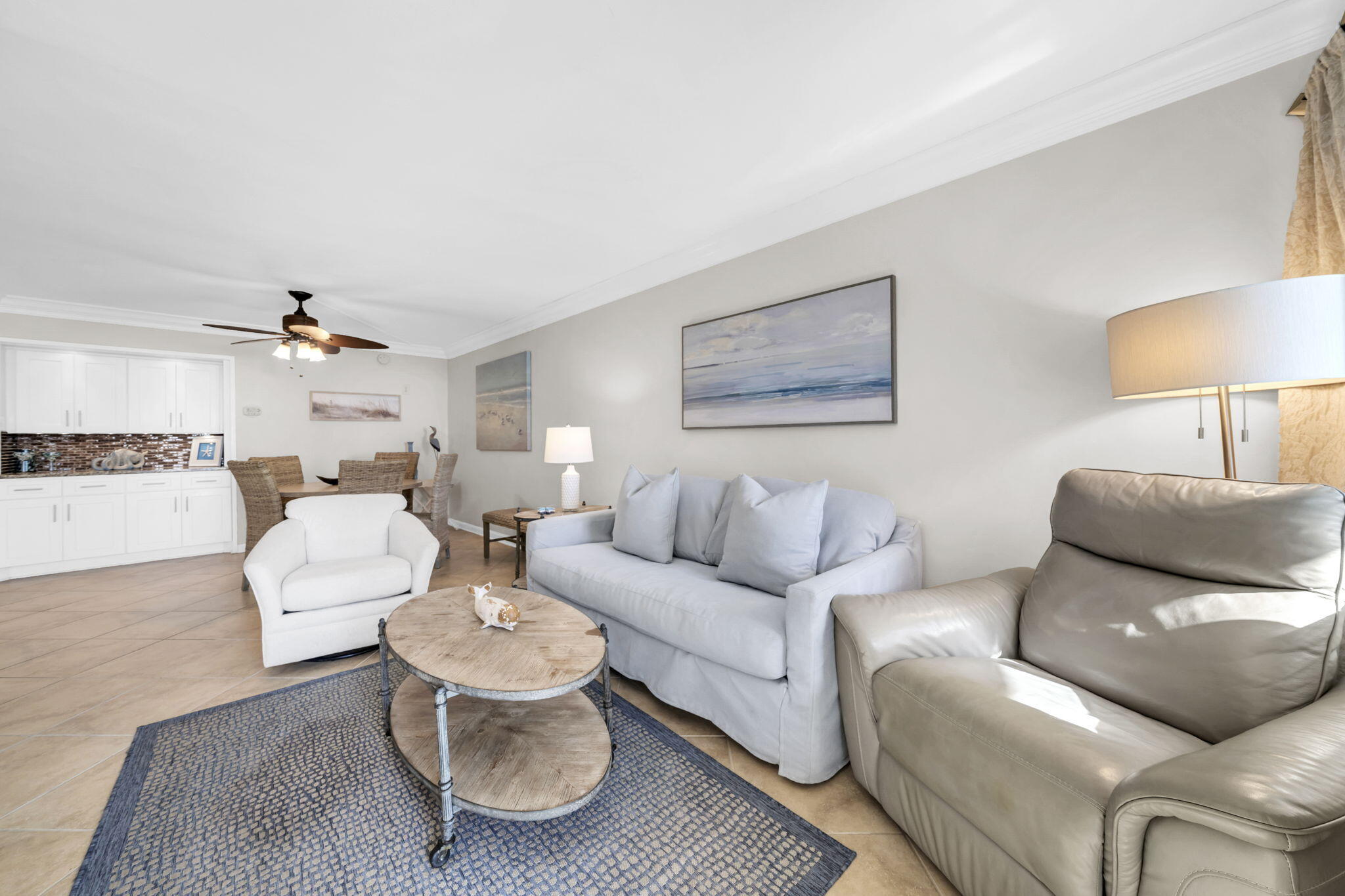 HOLIDAY SURF & RACQUET CLUB - Residential