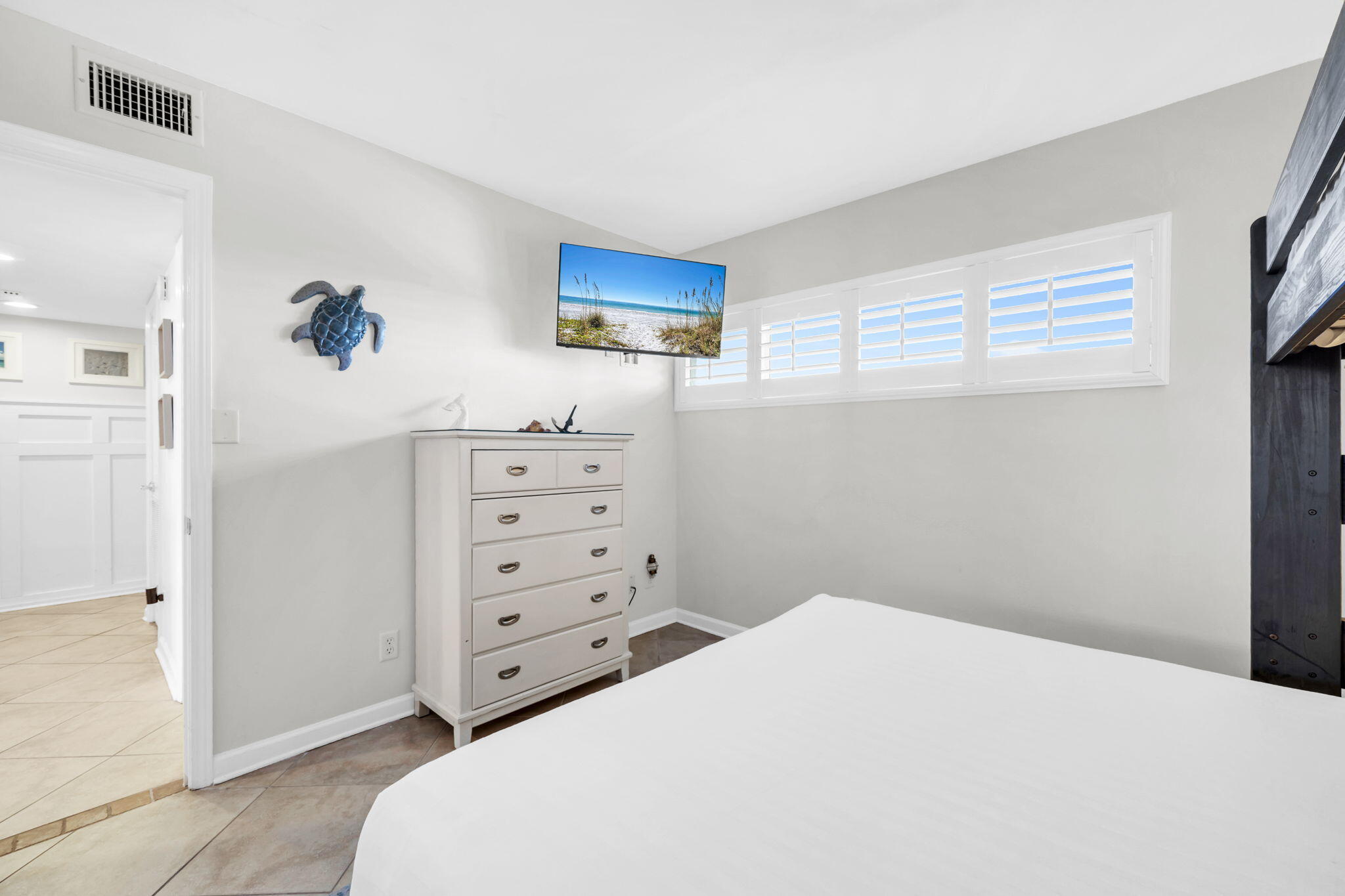 HOLIDAY SURF & RACQUET CLUB - Residential