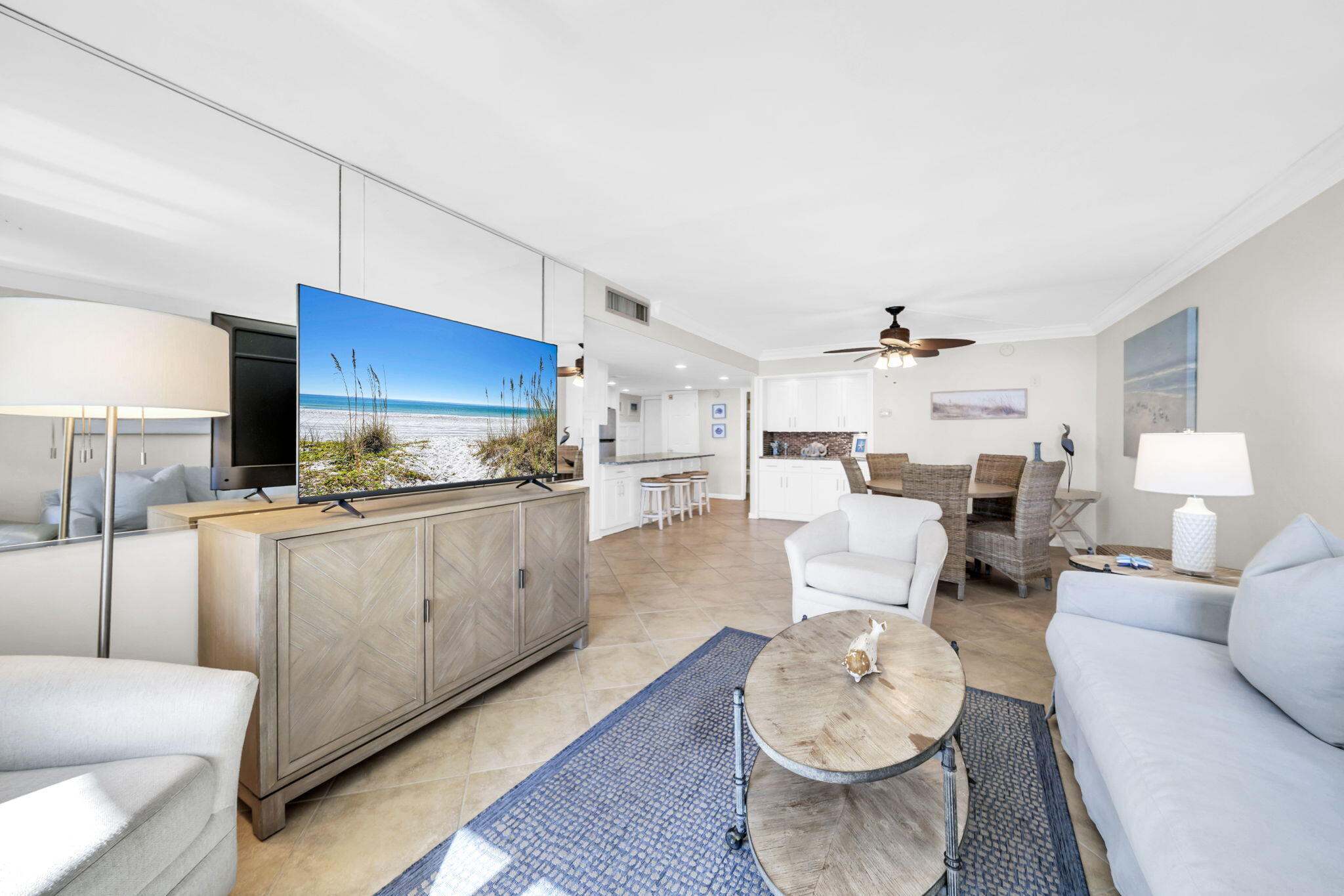HOLIDAY SURF & RACQUET CLUB - Residential