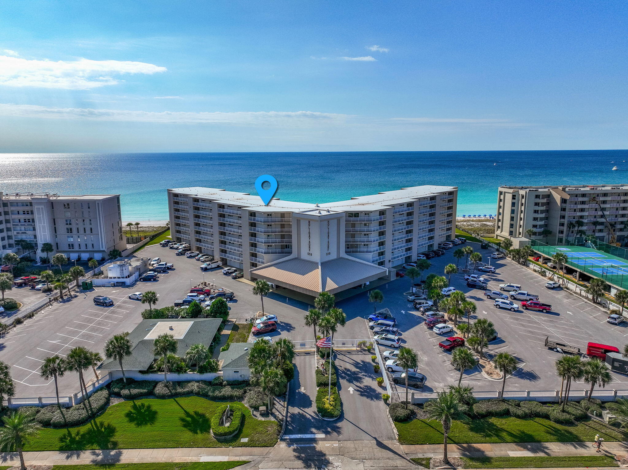 HOLIDAY SURF & RACQUET CLUB - Residential