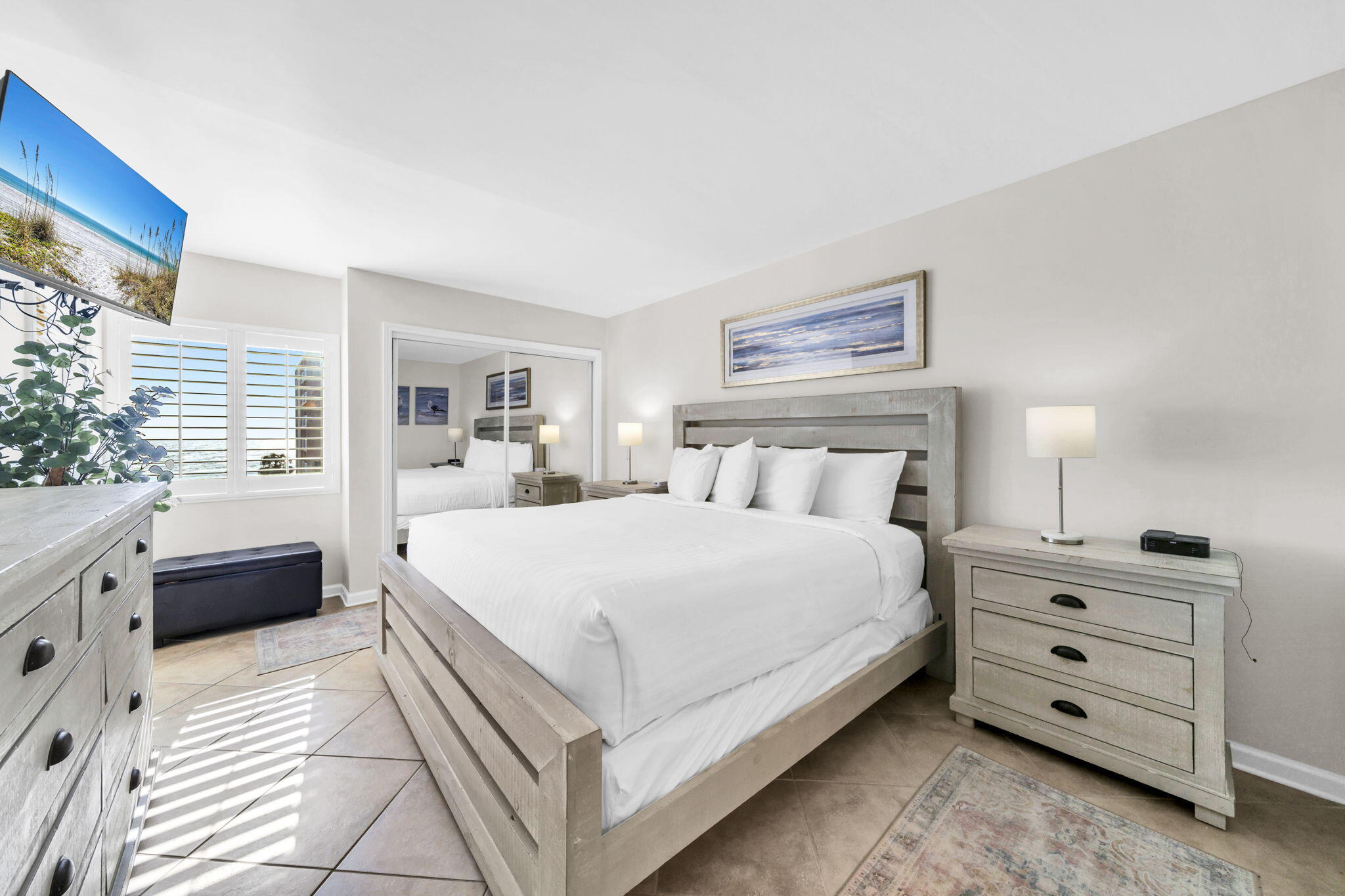 HOLIDAY SURF & RACQUET CLUB - Residential