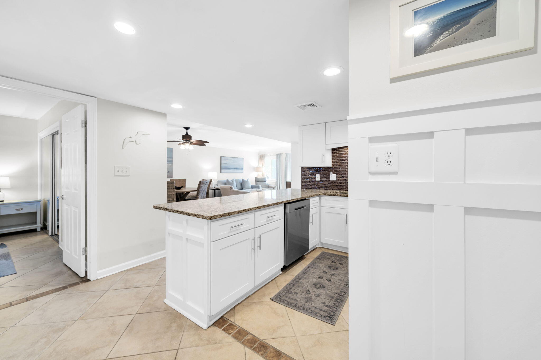 HOLIDAY SURF & RACQUET CLUB - Residential