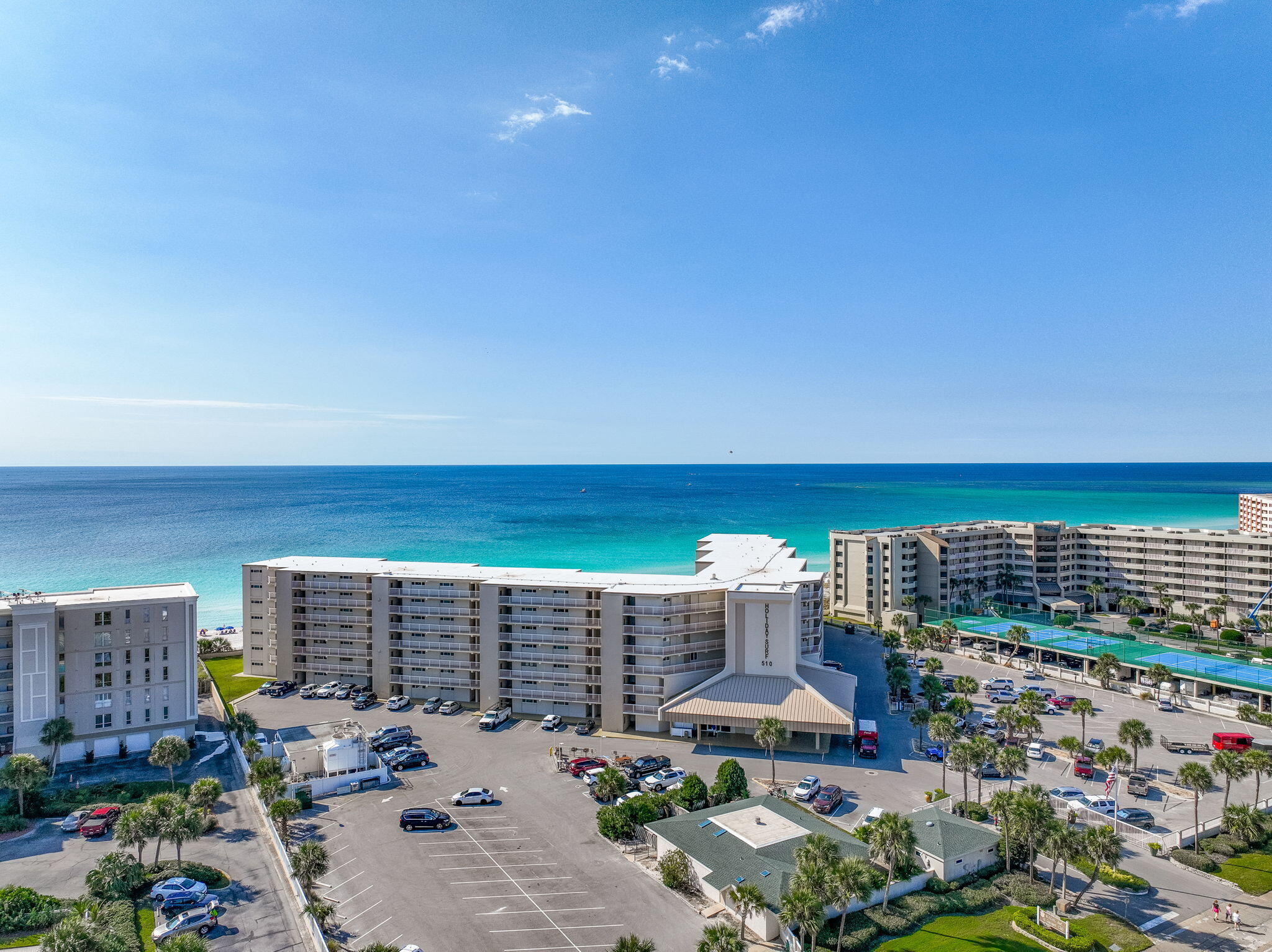 HOLIDAY SURF & RACQUET CLUB - Residential