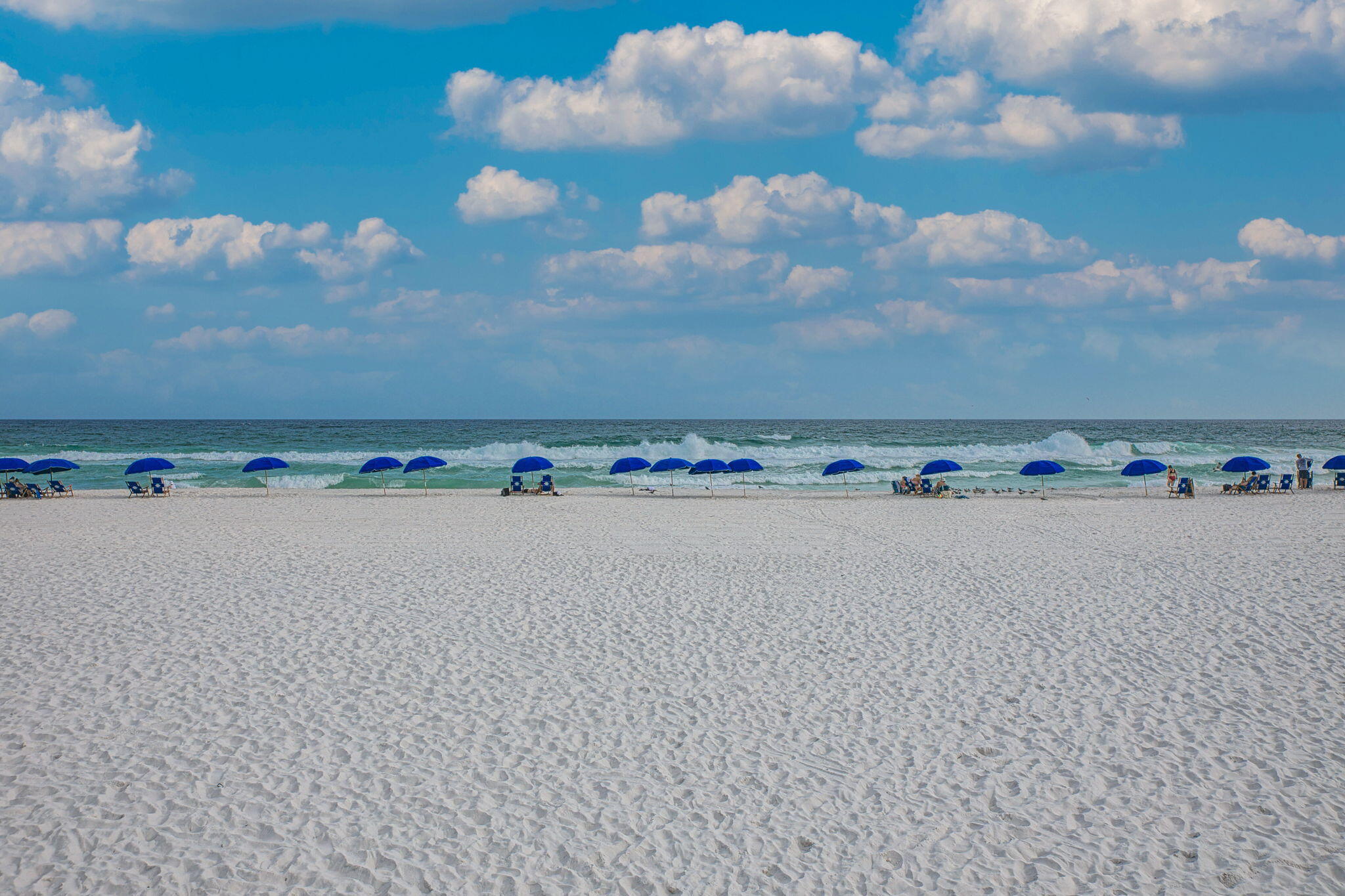 HOLIDAY SURF & RACQUET CLUB - Residential