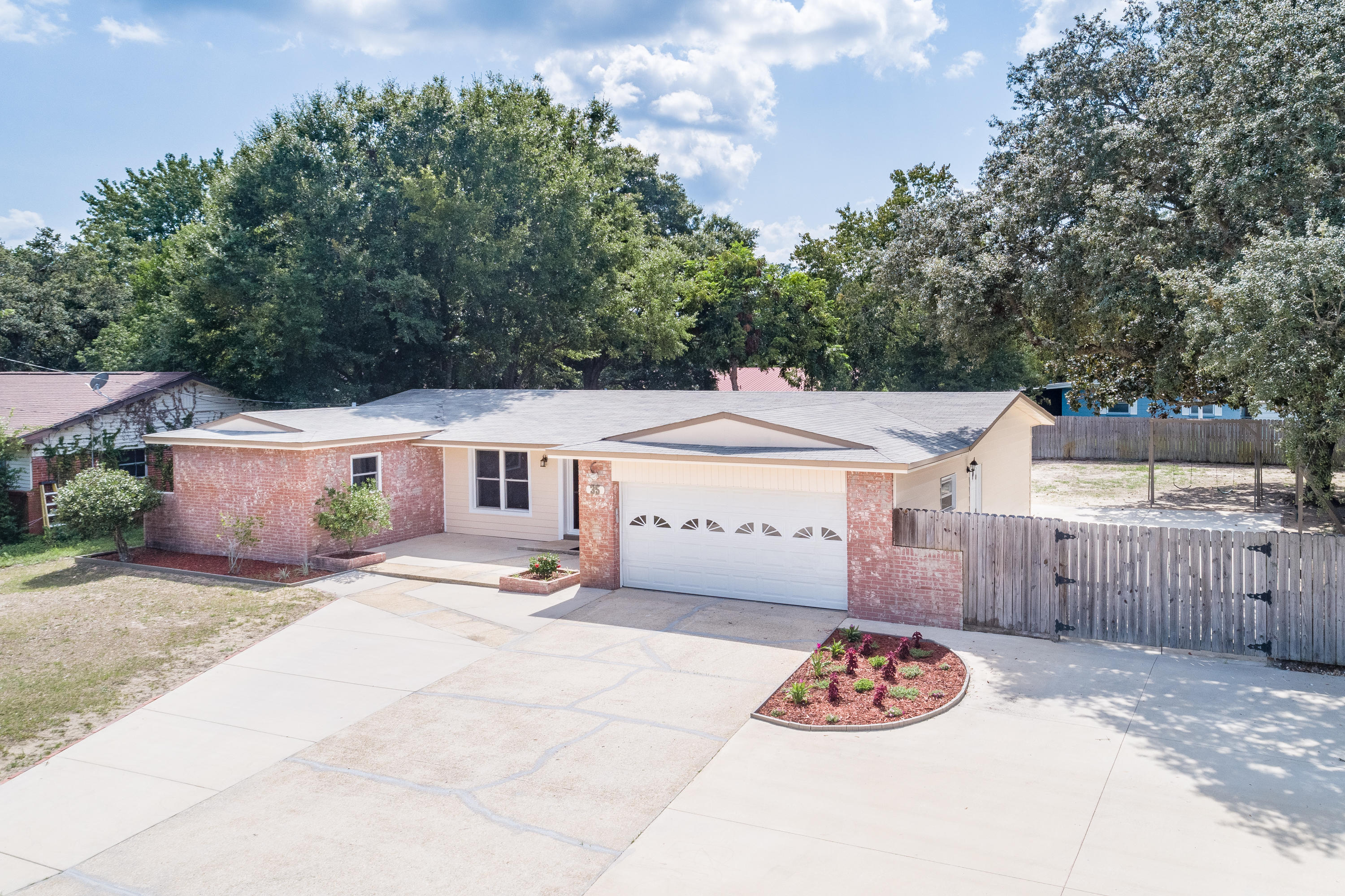 ROSEWOOD - Residential