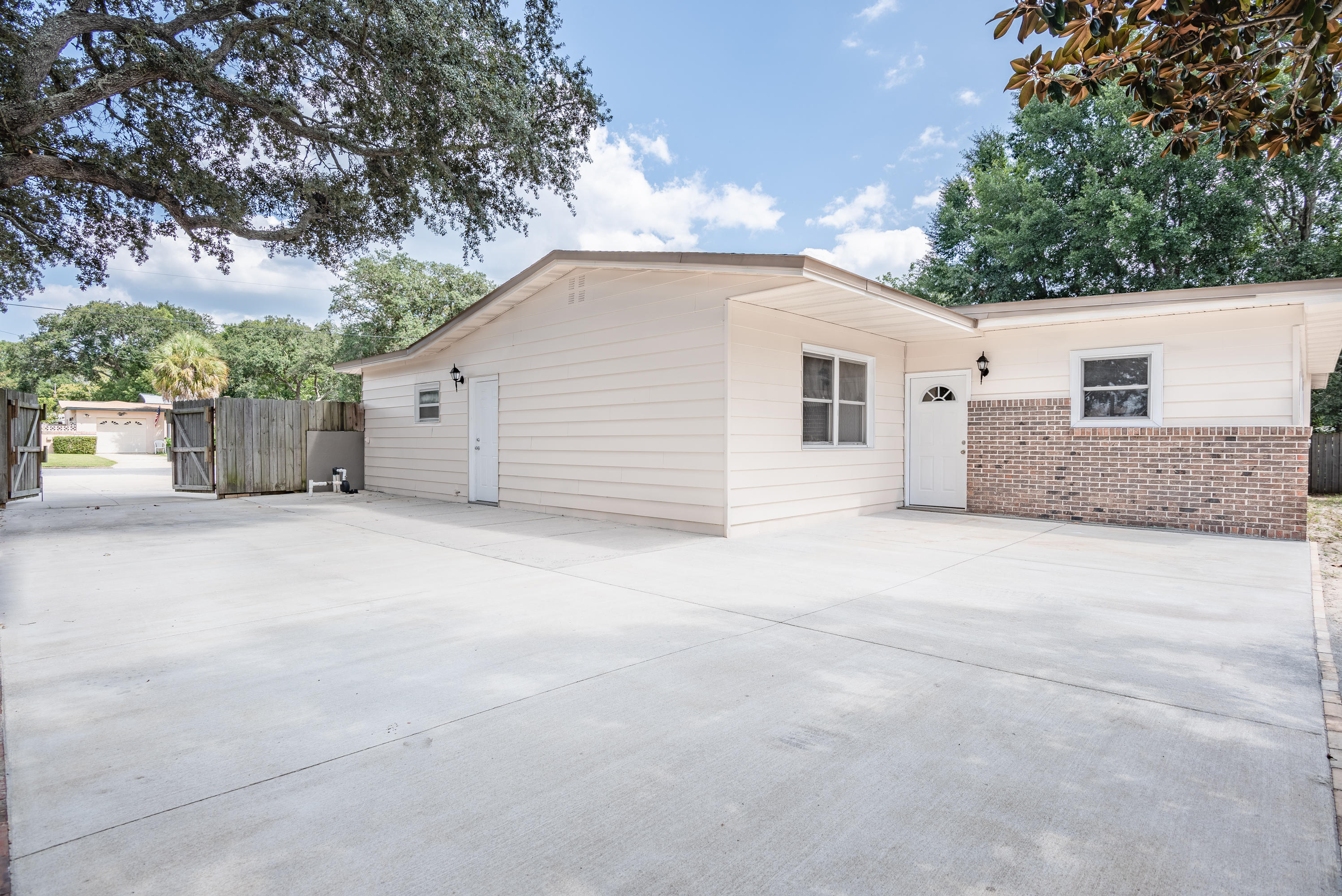 ROSEWOOD - Residential