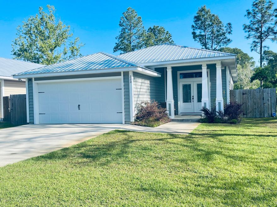 AVAILABLE NOW... MOVE IN SPECIAL OF $500 OFF FIRST MONTH'S RENT.3bed/2bath home in Villa Tasso with 10' ceilings! Finishing touches include granite countertops with butcher block, premium vinyl flooring throughout, and tile in all baths. Master Bath has walk-in shower with bench seating. Screened in patio located directly off the Dining Room. NO smoking. Pets allowed upon approval with a non-refundable pet fee and proof of shot records and being spayed/neutered. Minimum 600 FICO credit score required in addition to meeting applicant rental criteria.