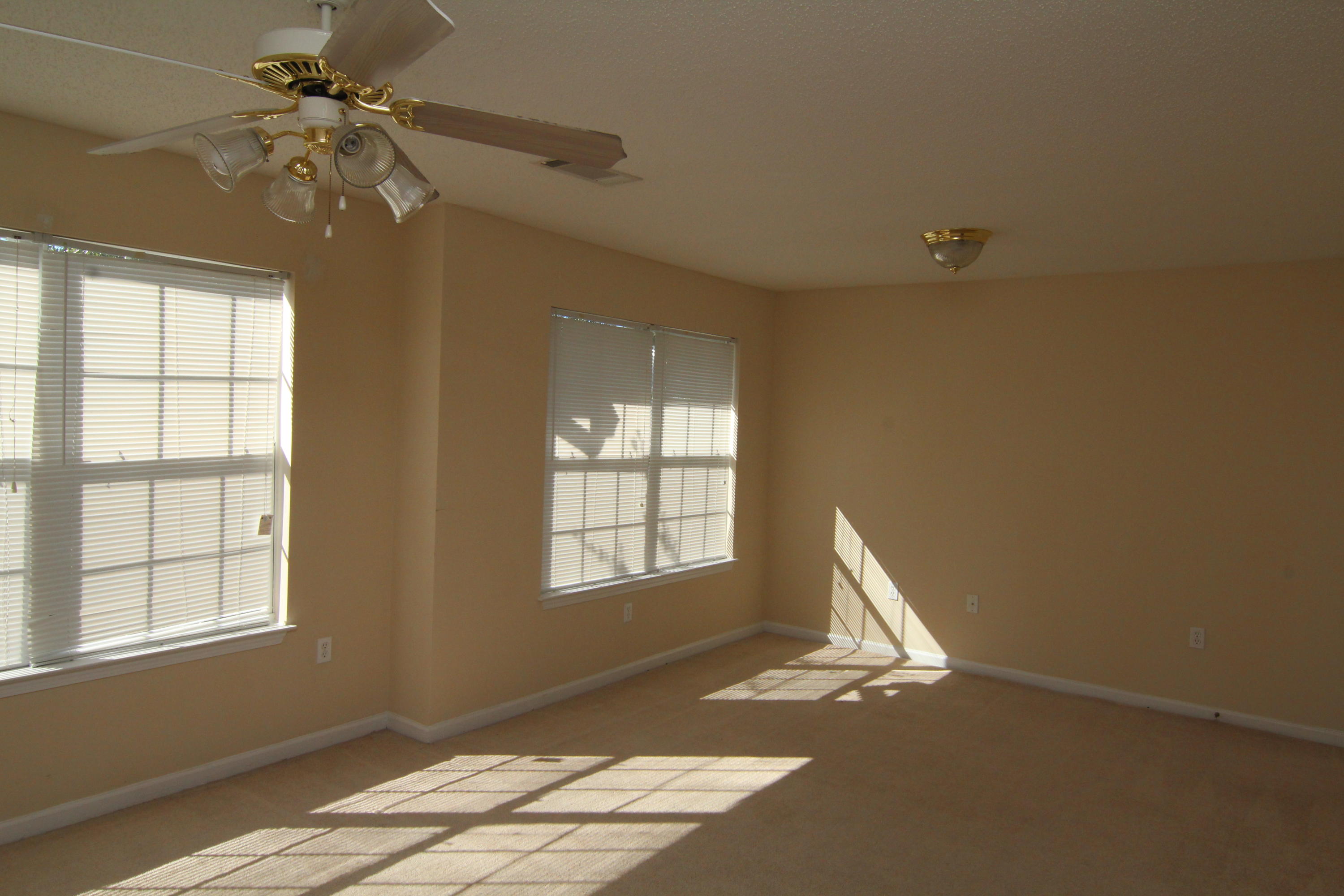 ROLLING PINES - Residential