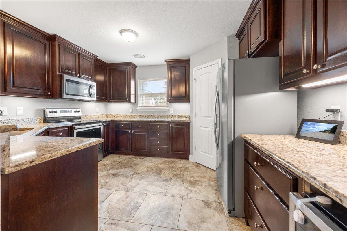 CRESCENT SHORES - Residential