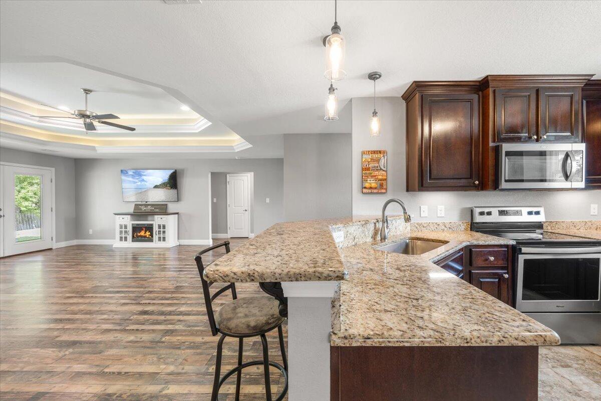 CRESCENT SHORES - Residential