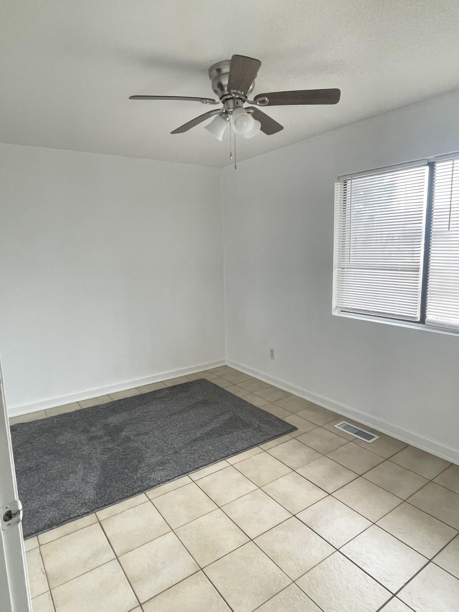 INDIAN HILLS - Residential Lease