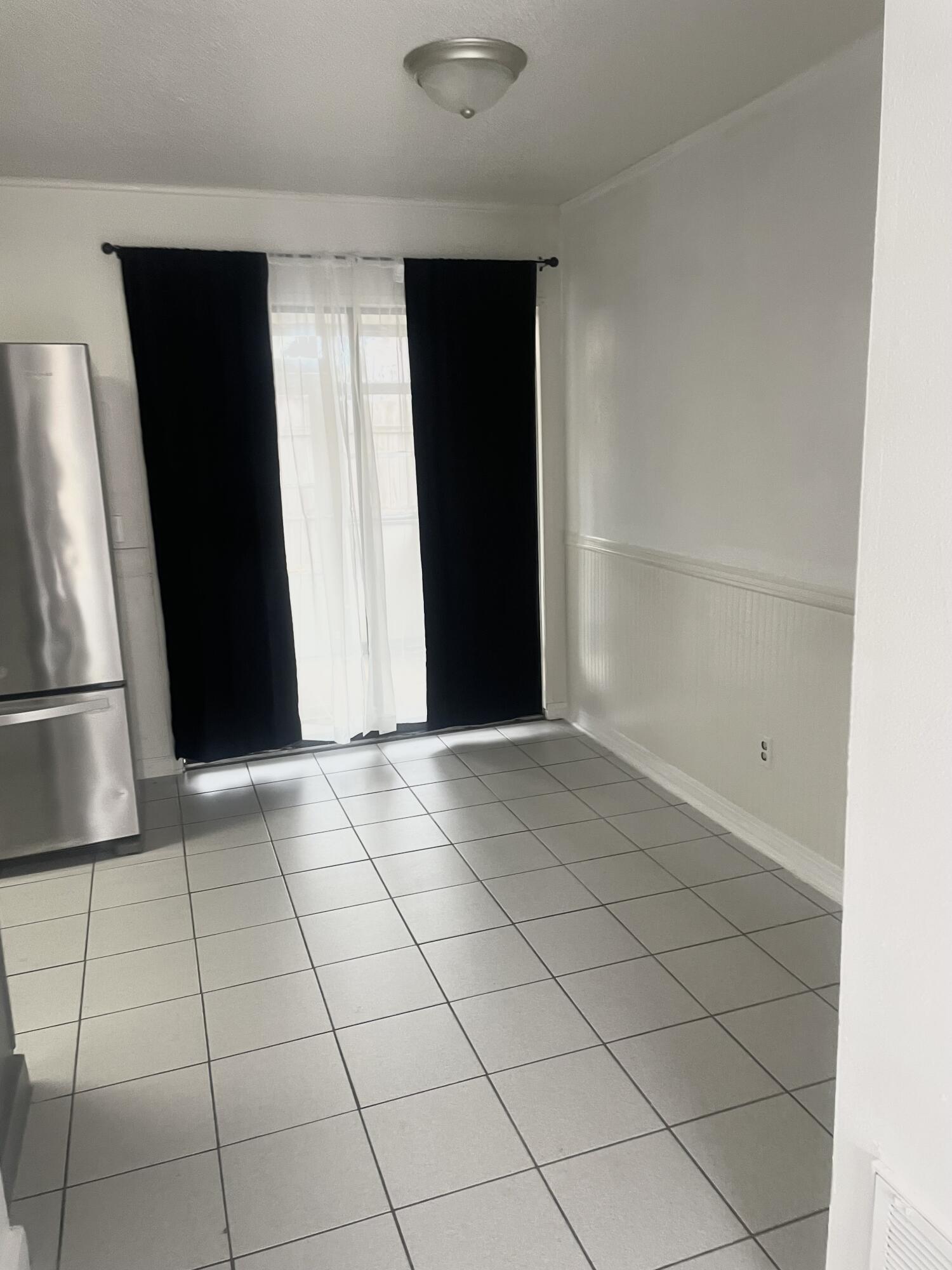 INDIAN HILLS - Residential Lease