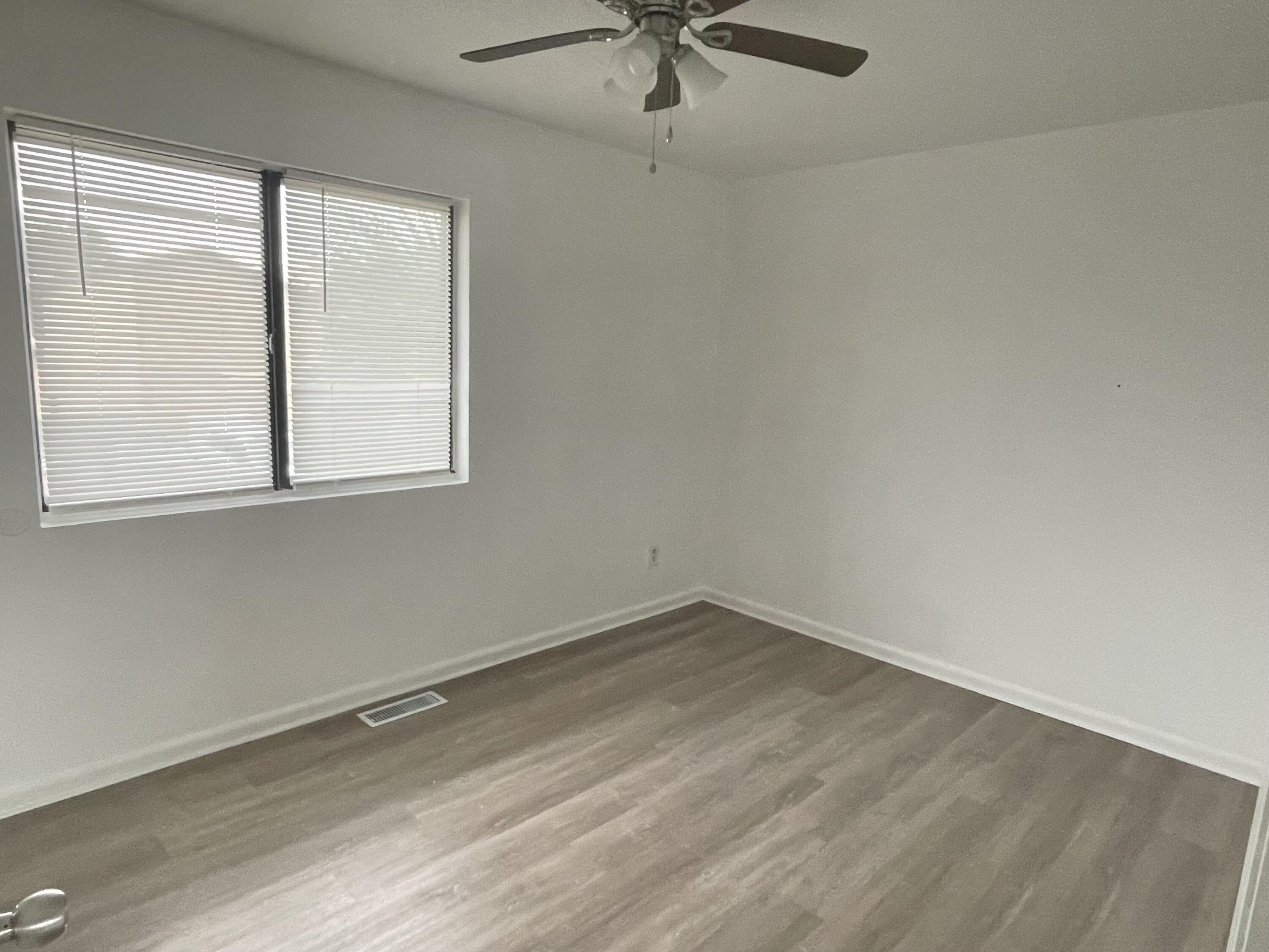 INDIAN HILLS - Residential Lease