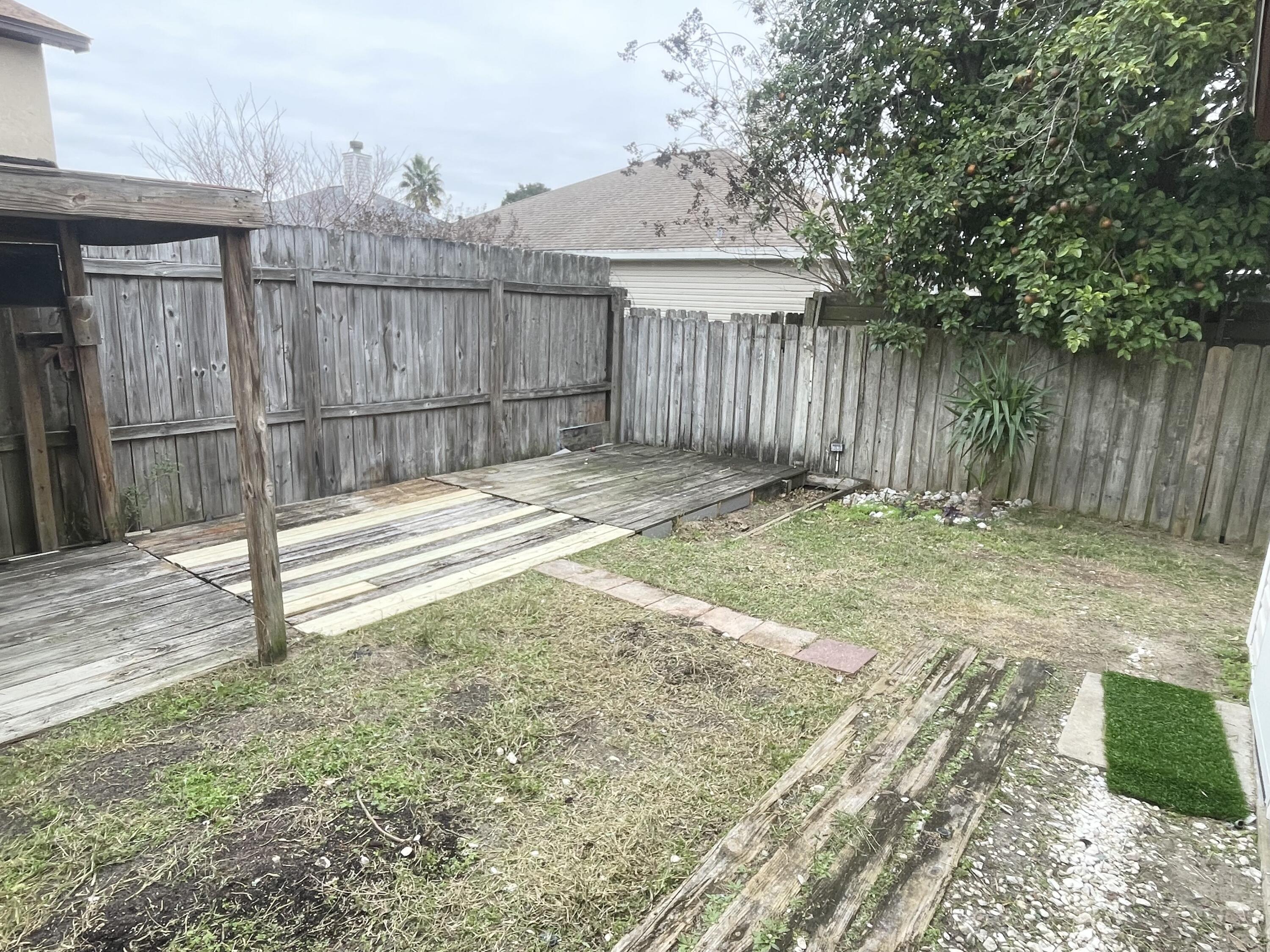 INDIAN HILLS - Residential Lease