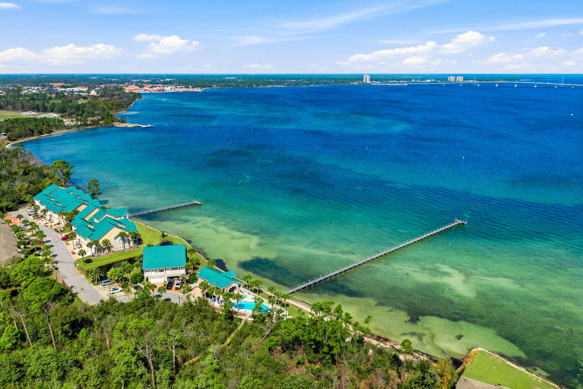 PELICAN BAY - Residential