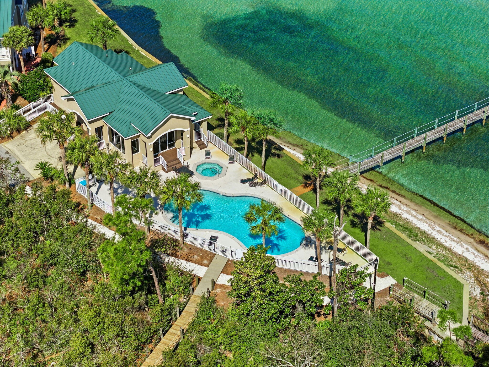 PELICAN BAY - Residential