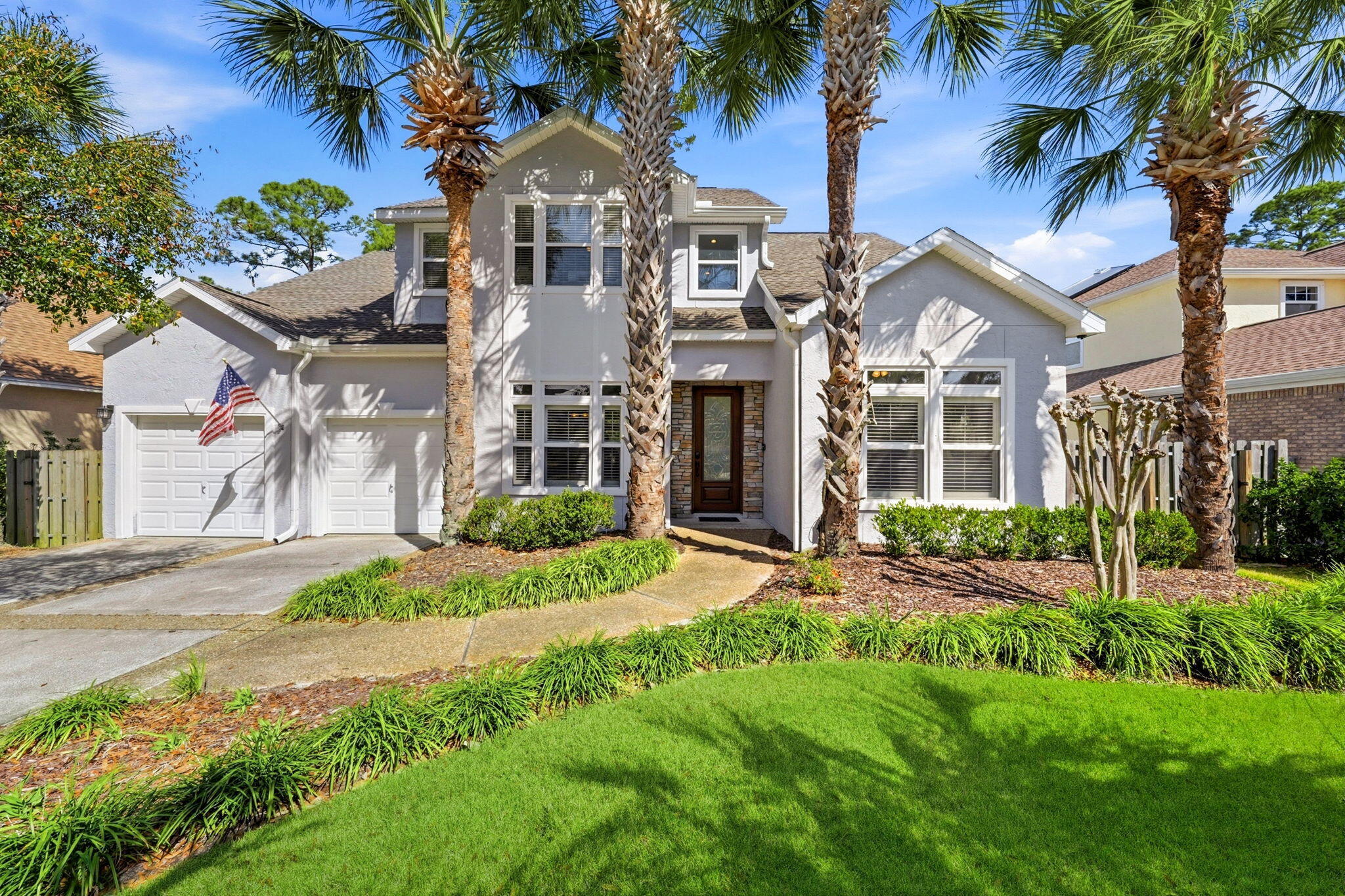 PELICAN BAY - Residential