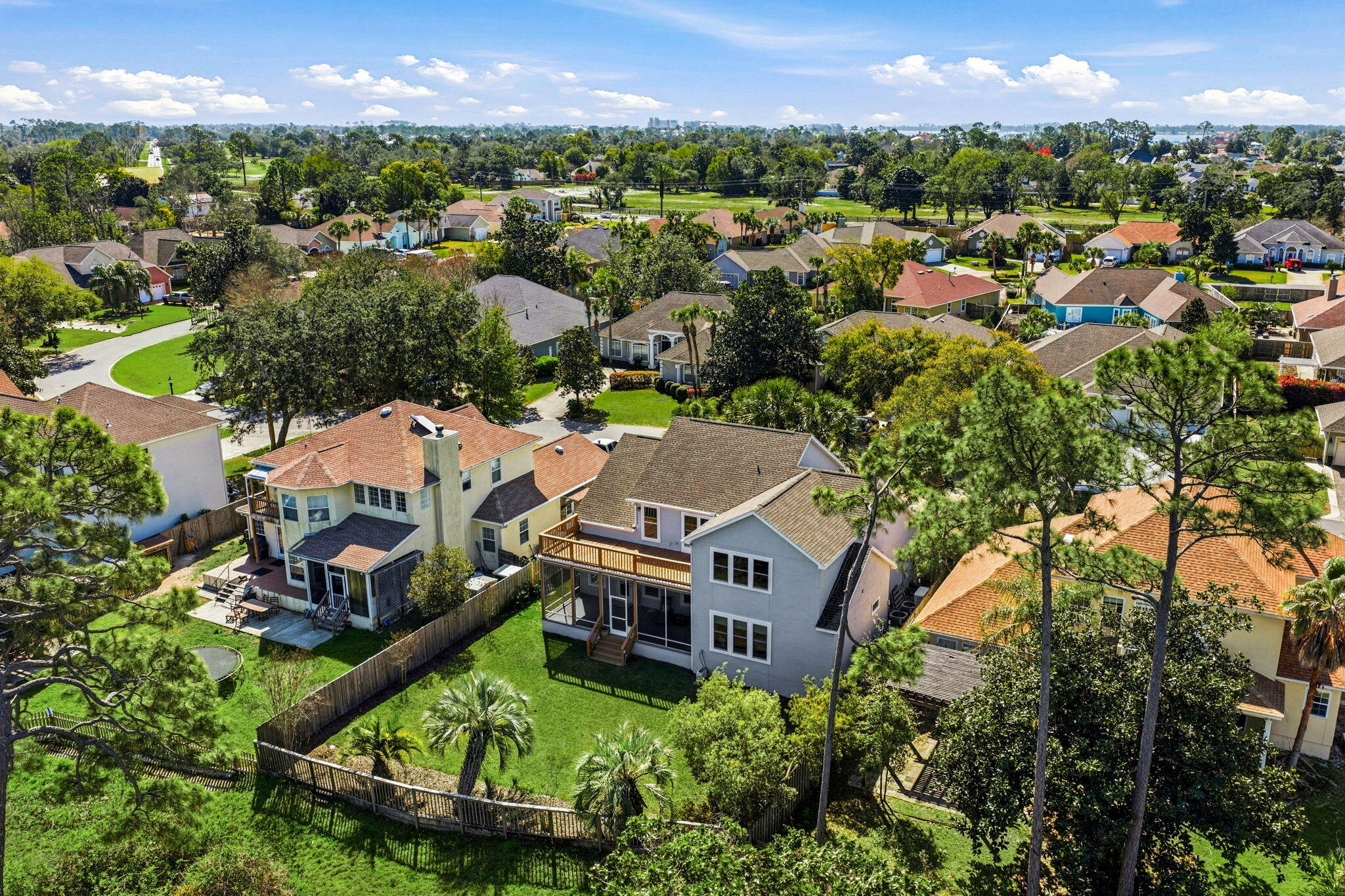 PELICAN BAY - Residential