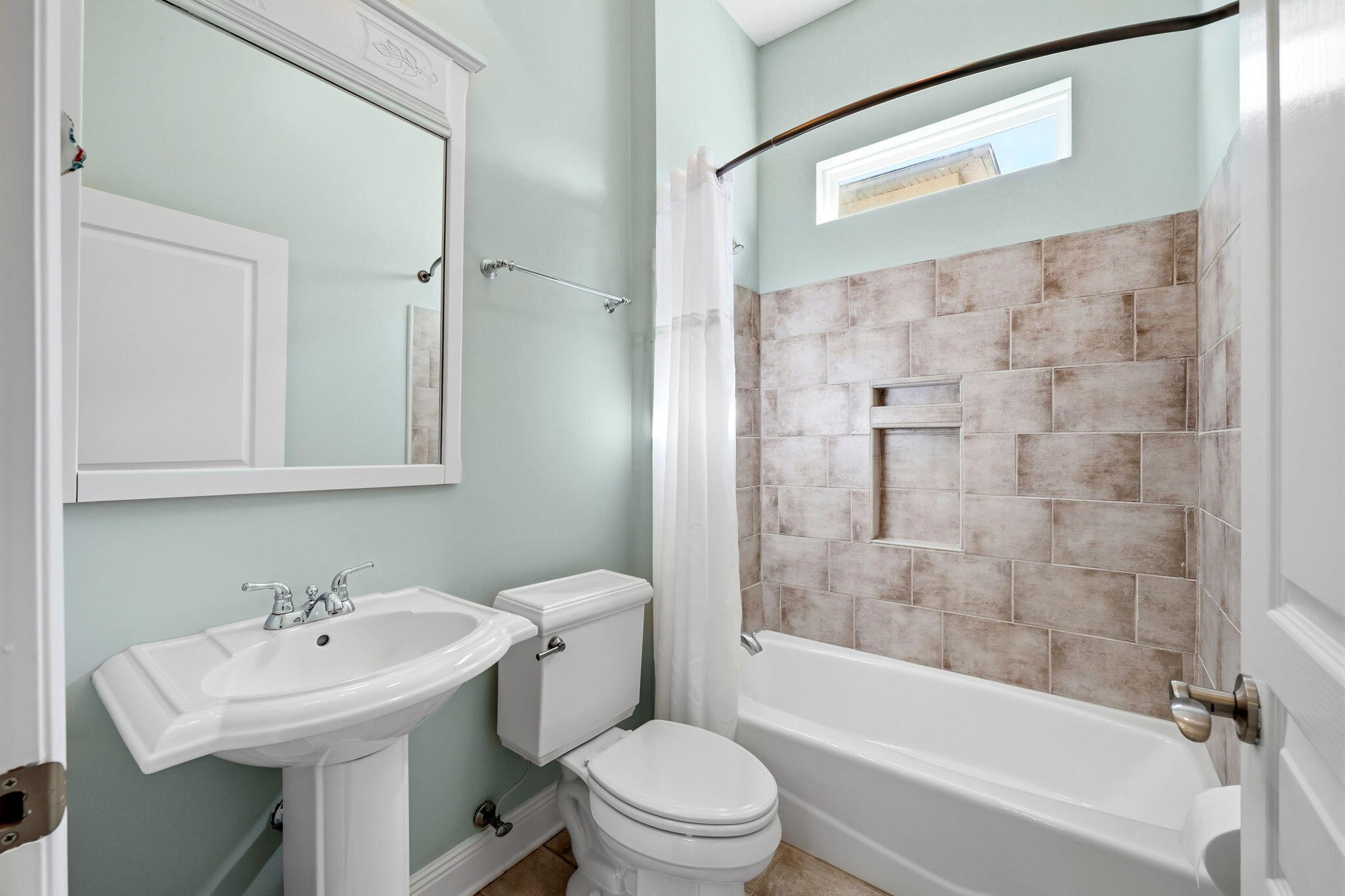 PELICAN BAY - Residential