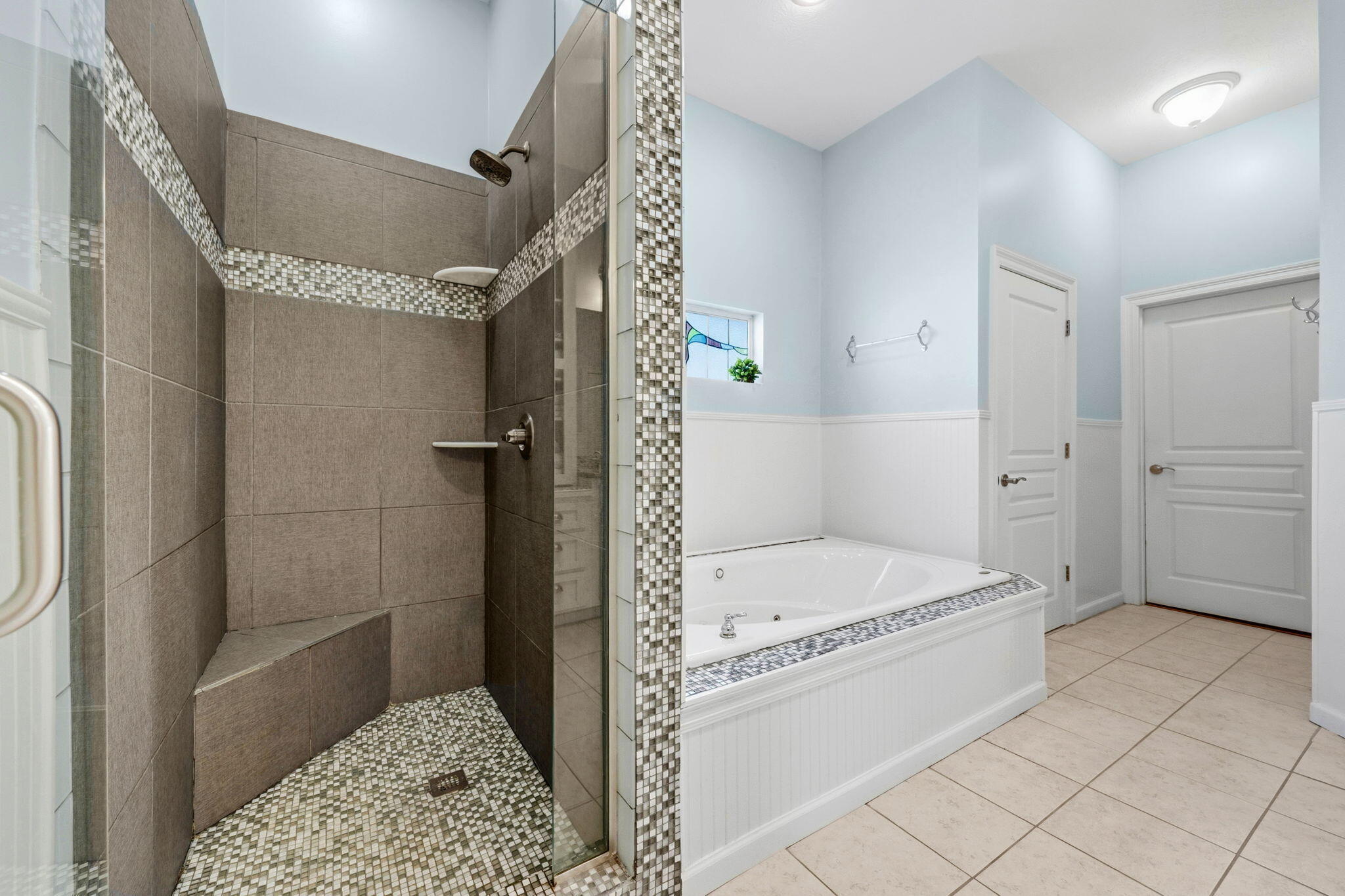 PELICAN BAY - Residential